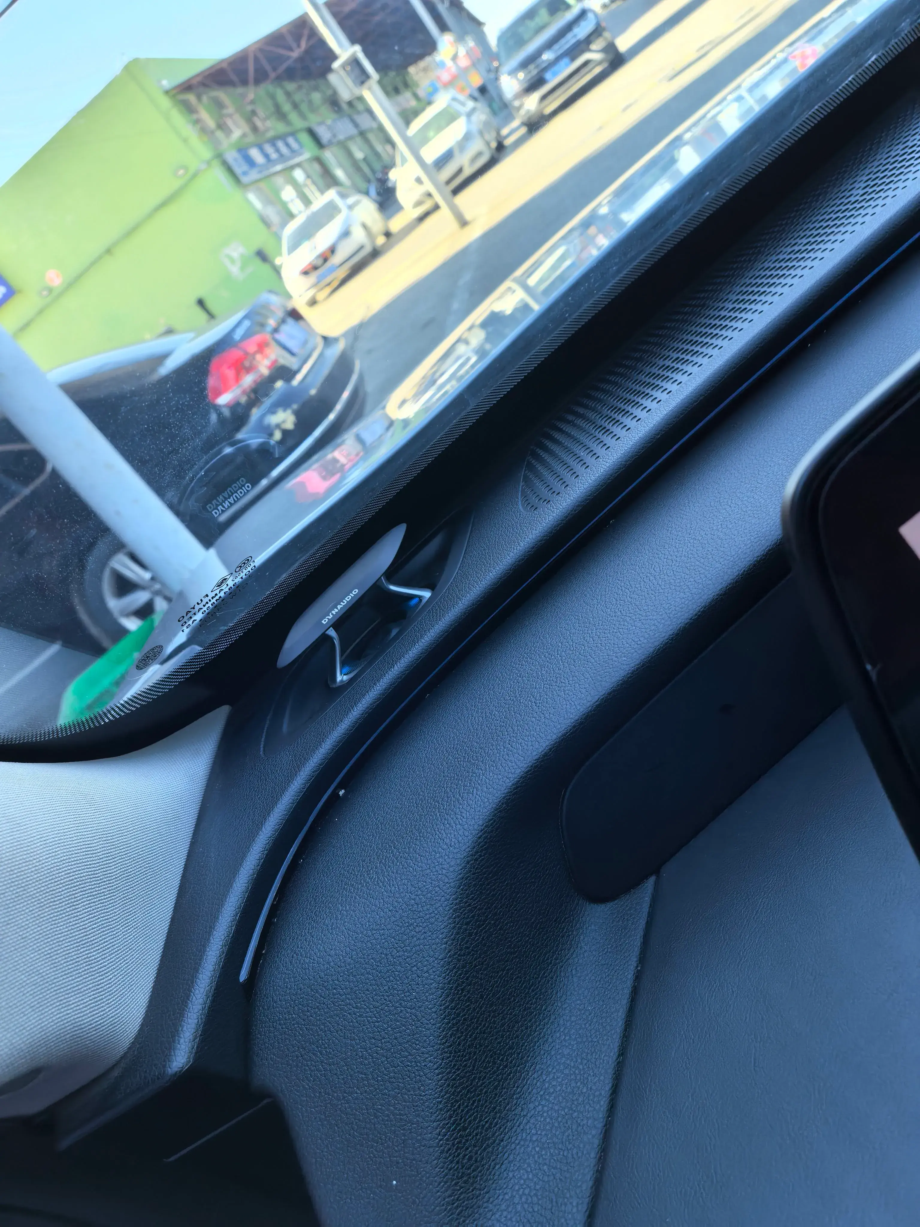 2020 XPENG P7 thumbnail 4