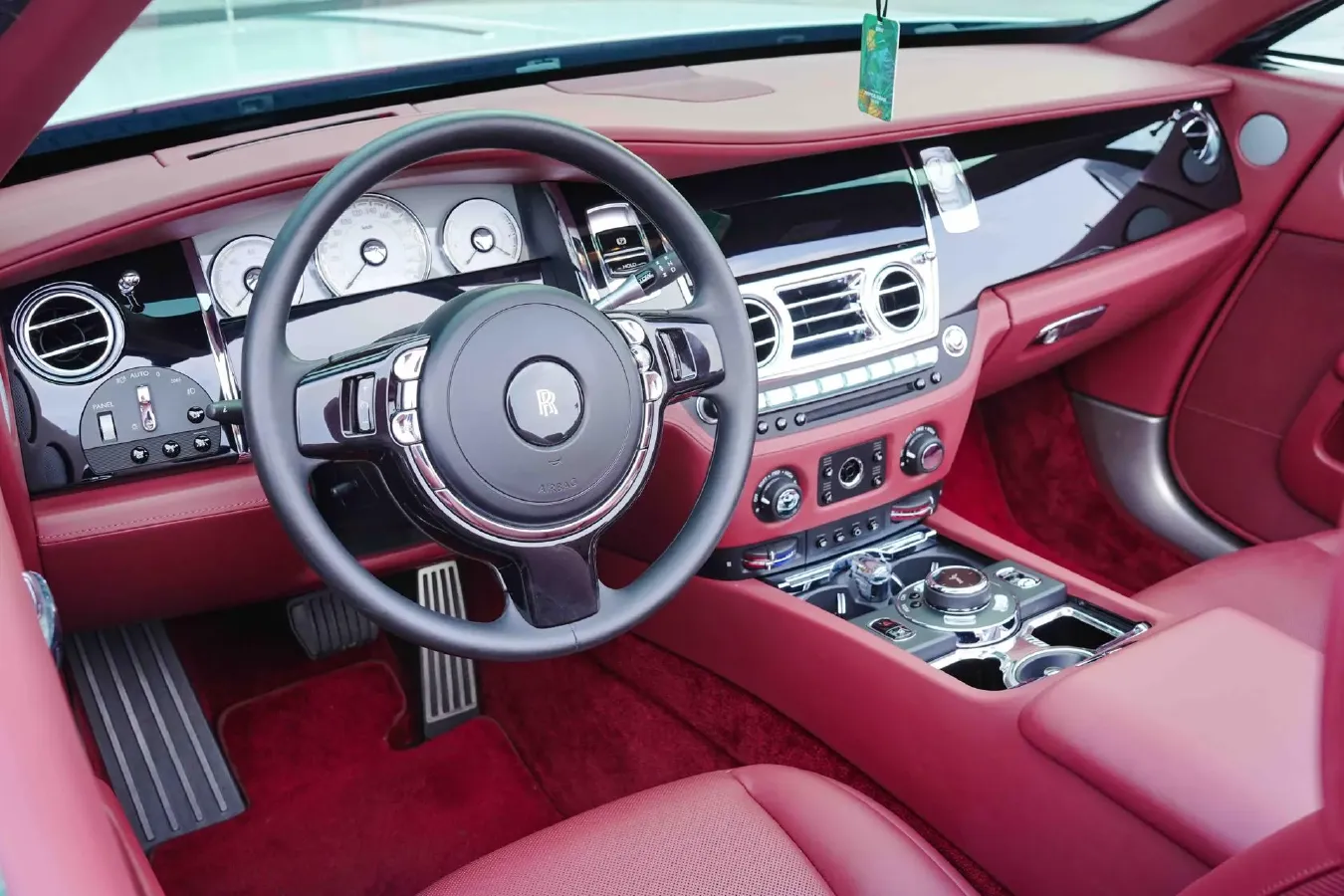 2018 Rolls-Royce Dawn 6.6T 571HP V12 8AT,autocango,china used car exporter,china ev exporter,chinese used car exporter,chinese used ev exporter