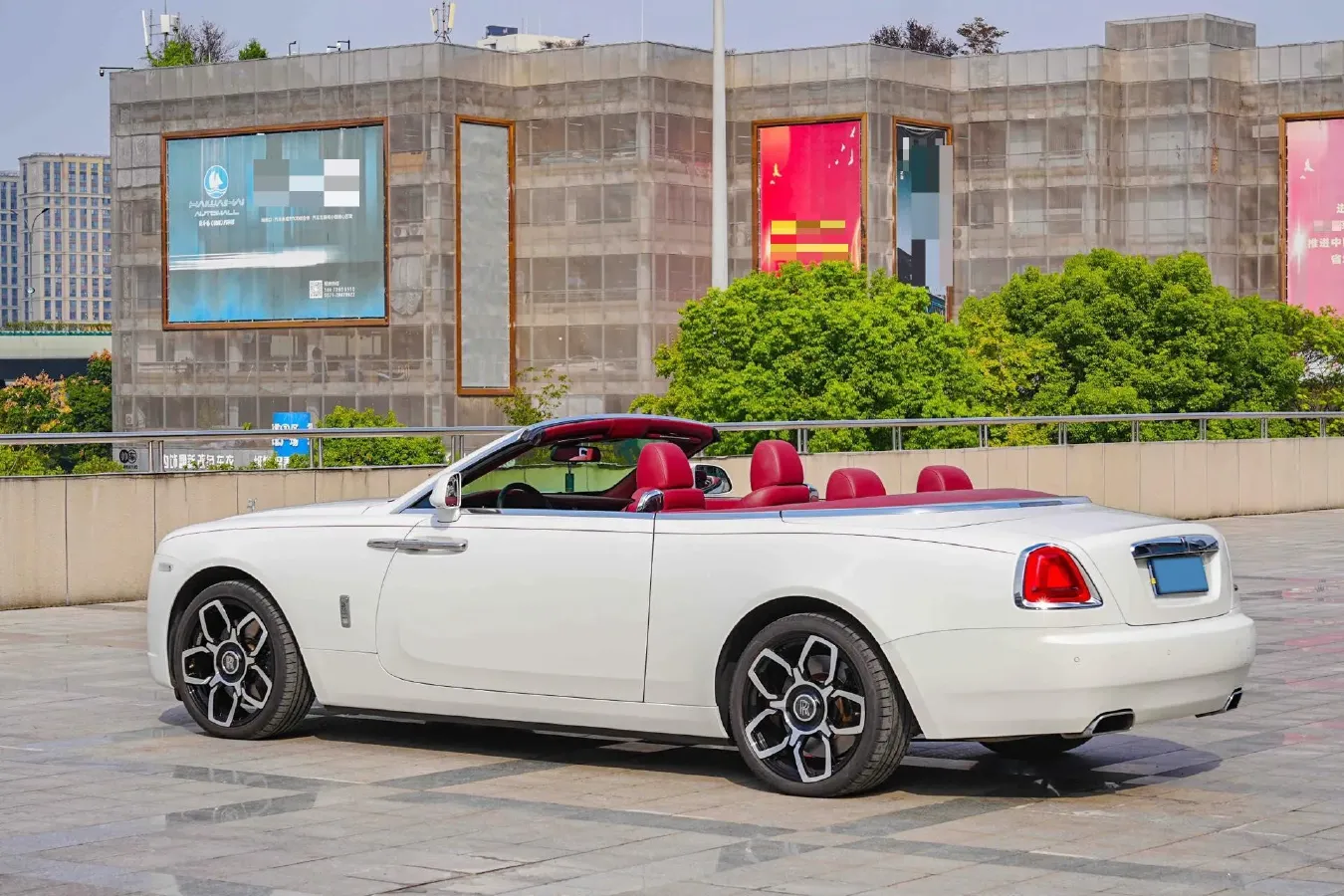 2018 Rolls-Royce Dawn 6.6T 571HP V12 8AT,autocango,china used car exporter,china ev exporter,chinese used car exporter,chinese used ev exporter