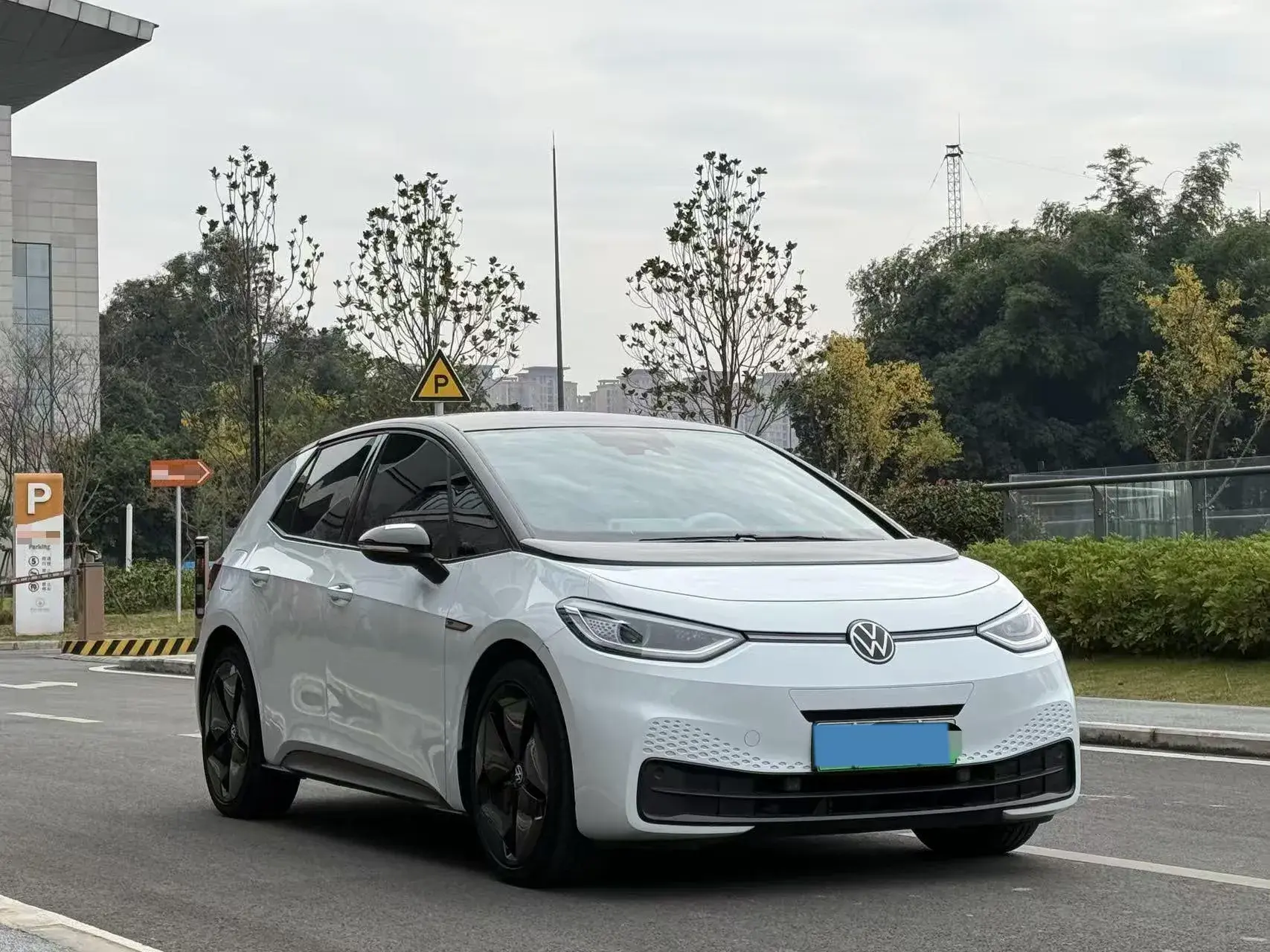 2021 VOLKSWAGEN ID.3 thumbnail 3