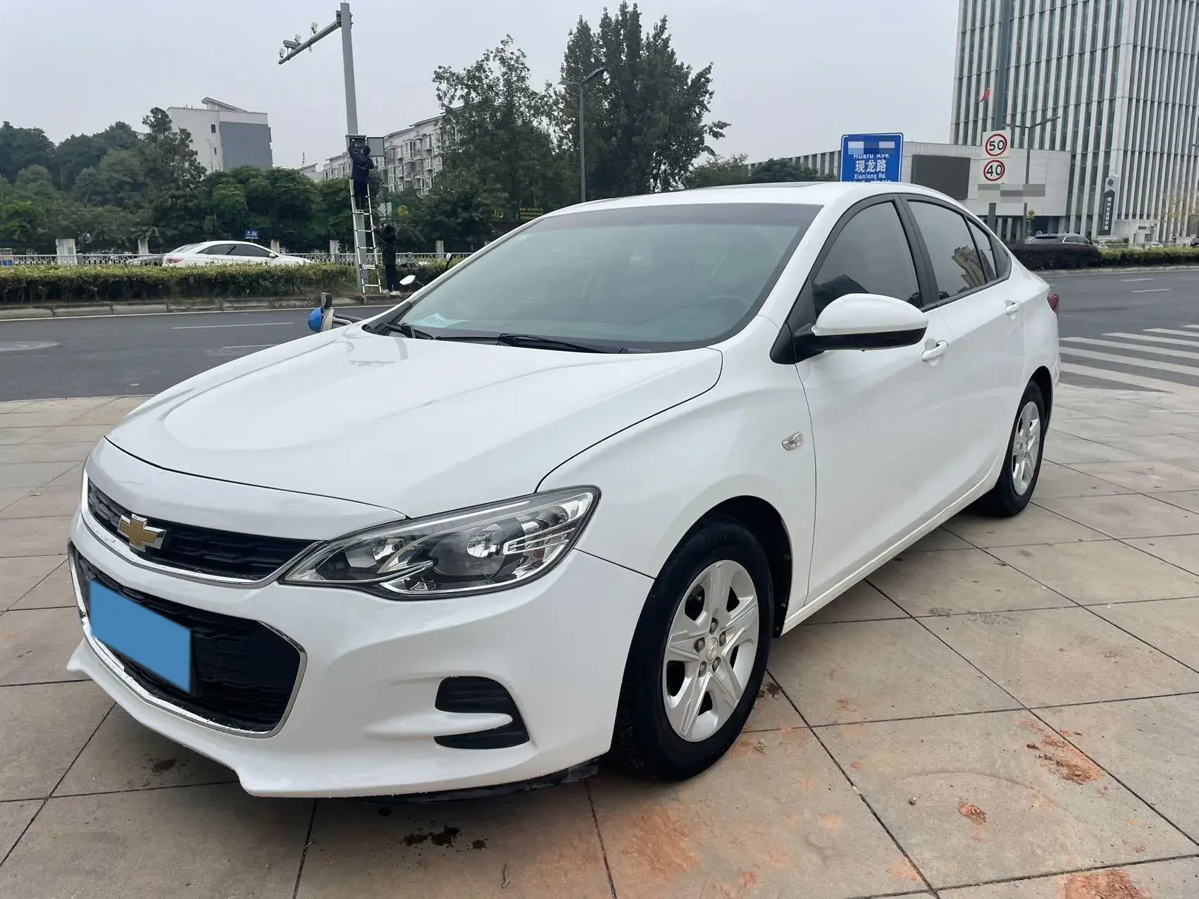 2016 CHEVROLET CAVALIER view 1