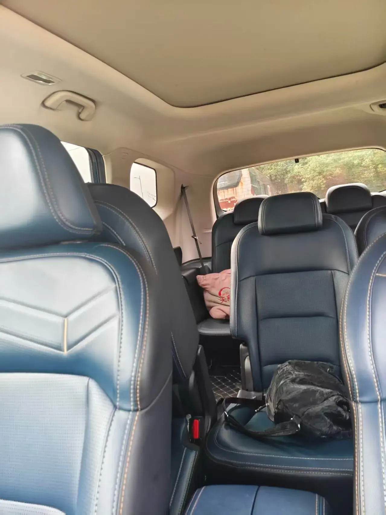 2023 LIVAN 9 thumbnail 3