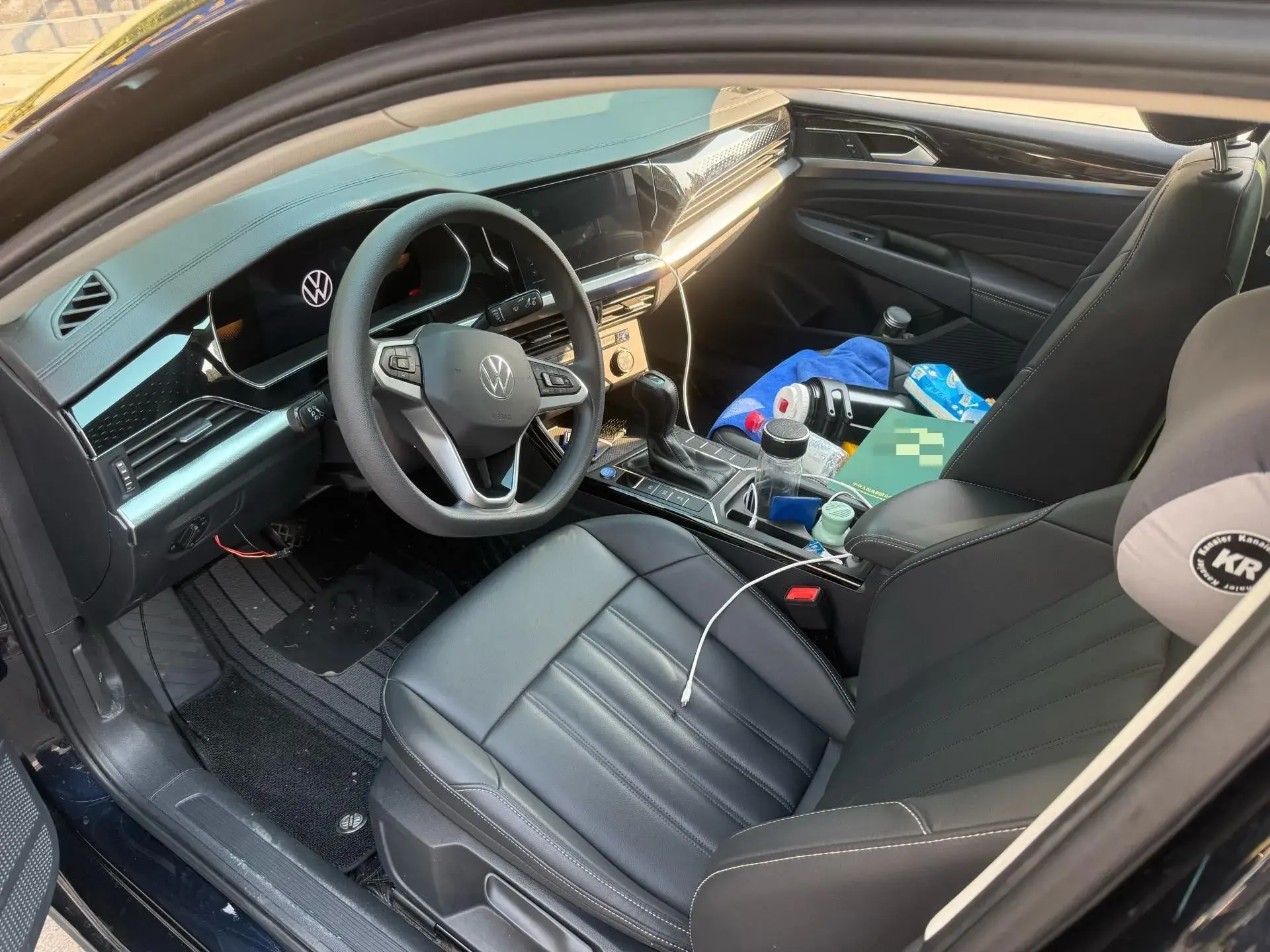 2024 VOLKSWAGEN PASSAT thumbnail 3