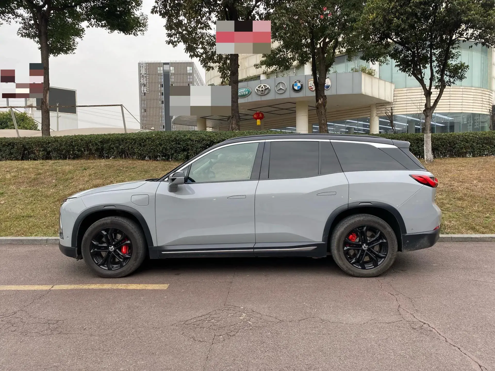 2020 NIO ES8 thumbnail 2