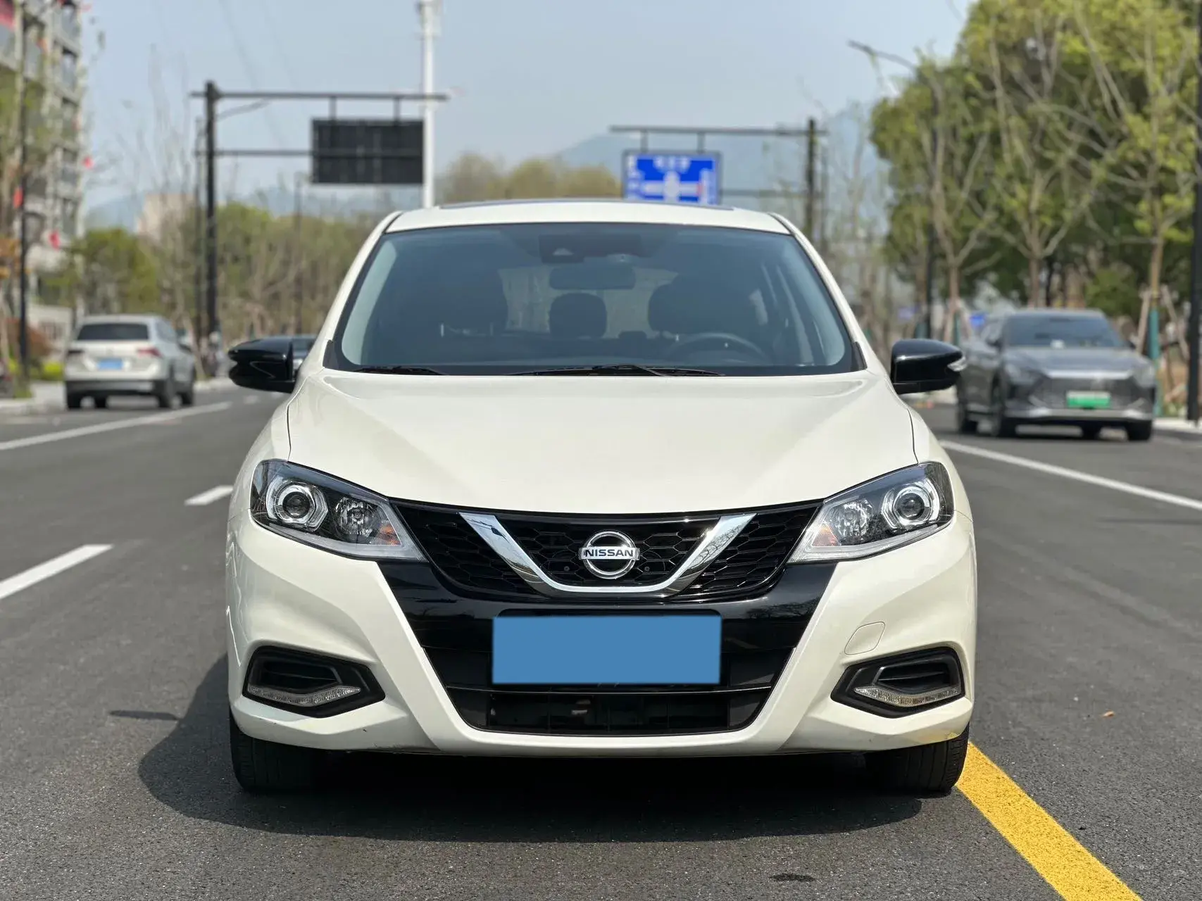 2021 NISSAN TIIDA thumbnail 2