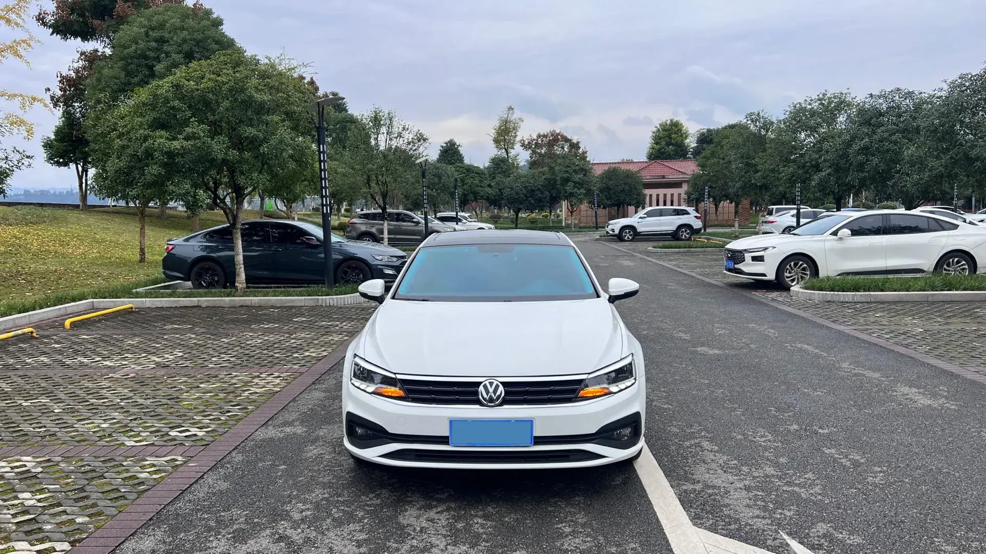 2019 VOLKSWAGEN LAMANDO thumbnail 2