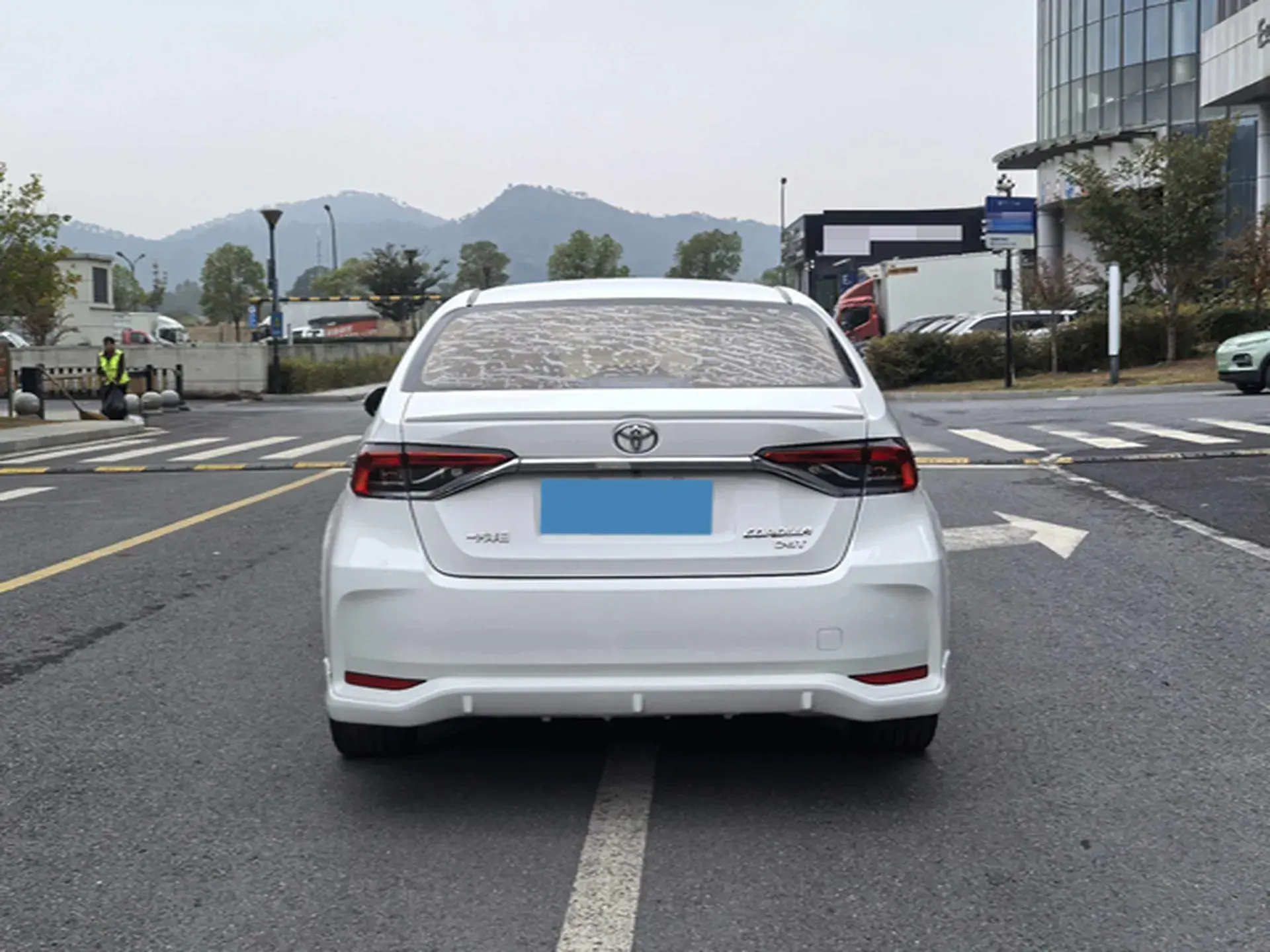 2019 TOYOTA COROLLA thumbnail 4