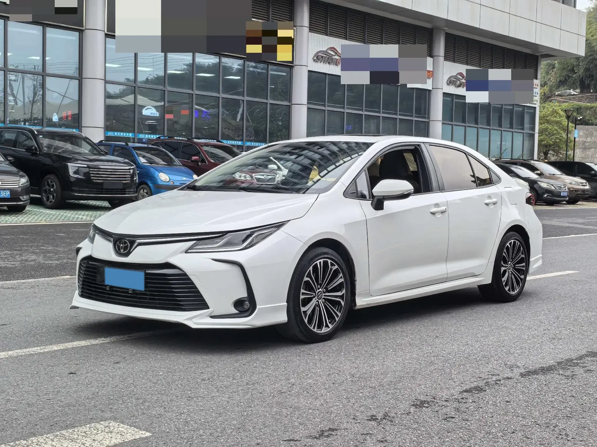 2019 TOYOTA COROLLA view 1