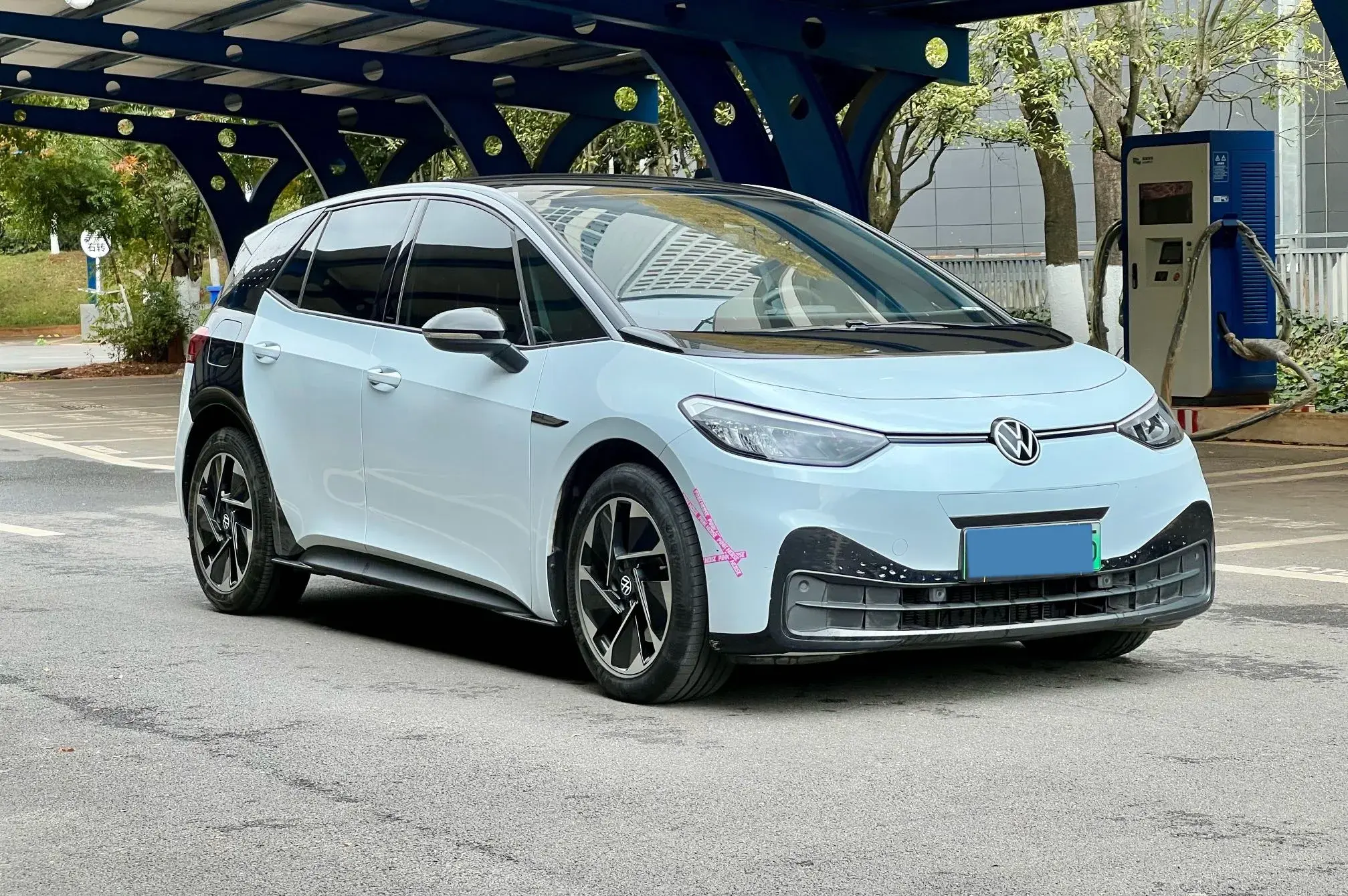 2023 VOLKSWAGEN ID.3 thumbnail 3