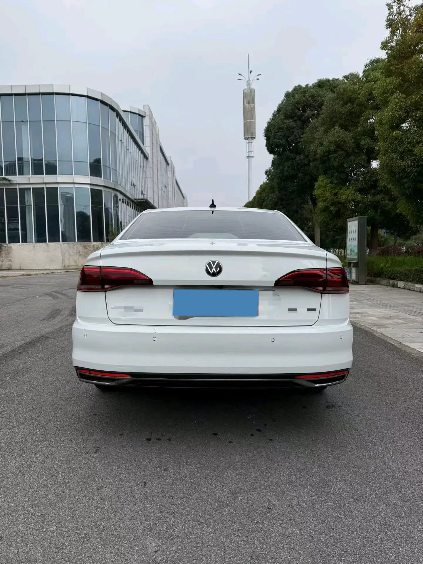 2021 VOLKSWAGEN BORA thumbnail 4