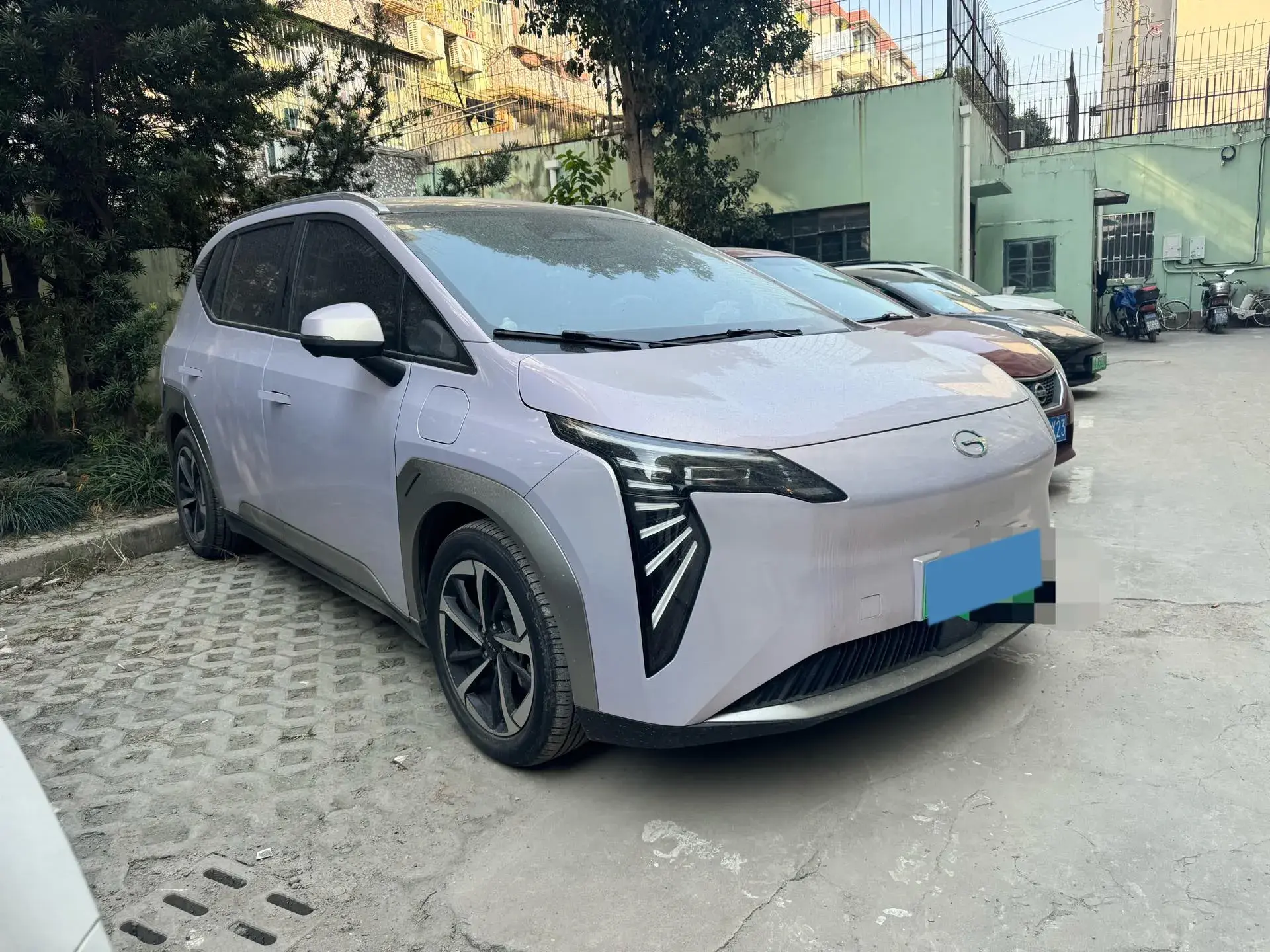 2023 AION Y thumbnail 2