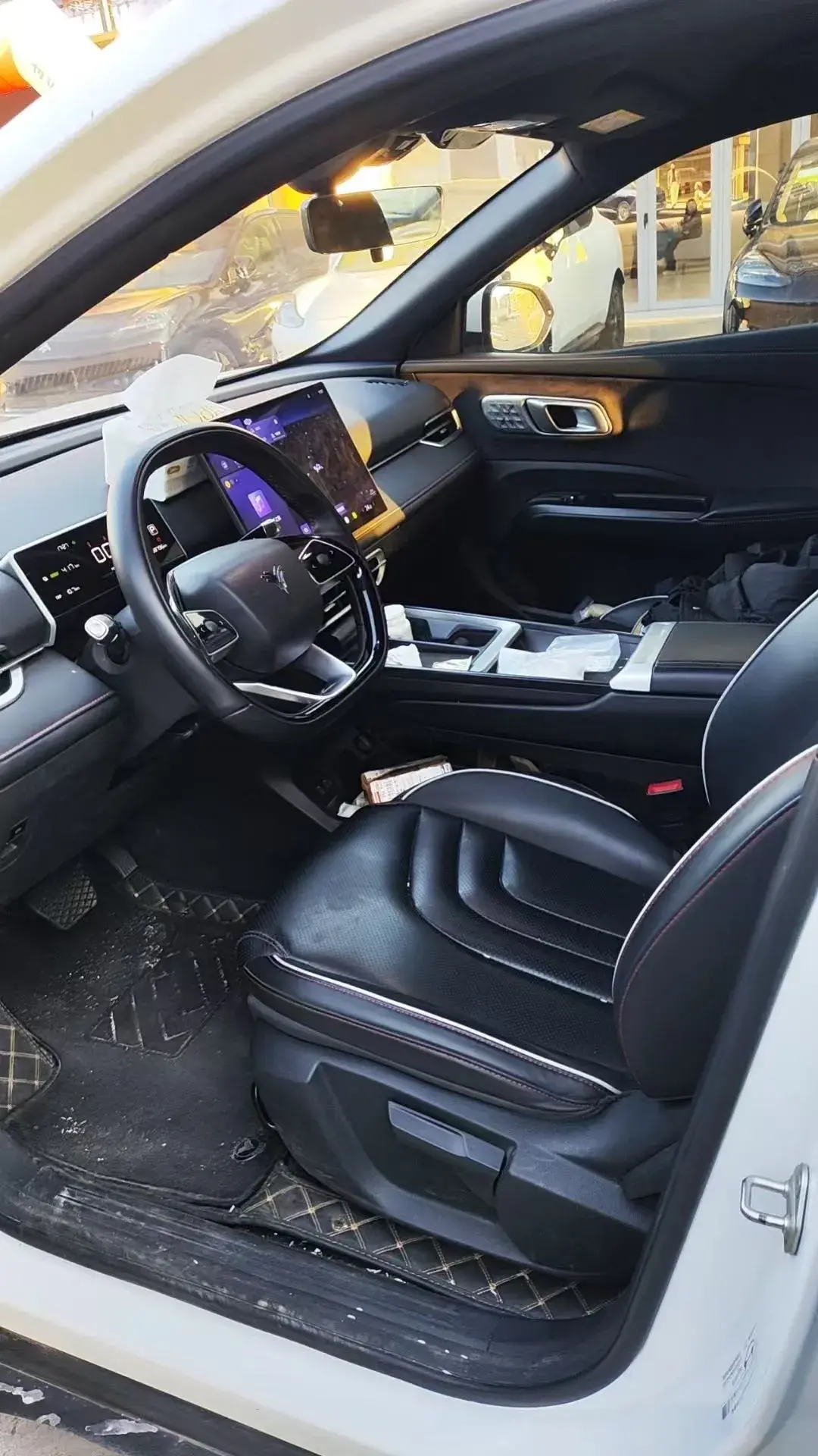 2023 NETA X thumbnail 4