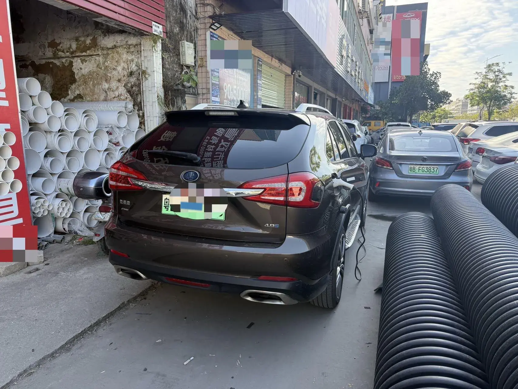 2017 BYD TANG thumbnail 4