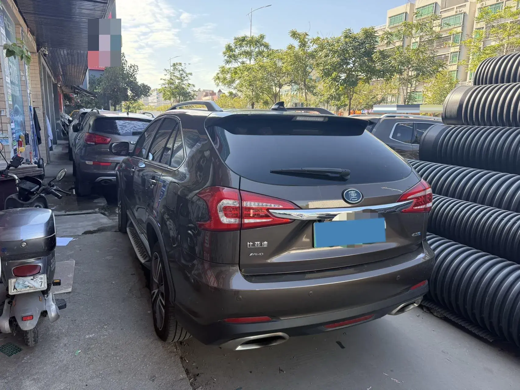 2017 BYD TANG thumbnail 3