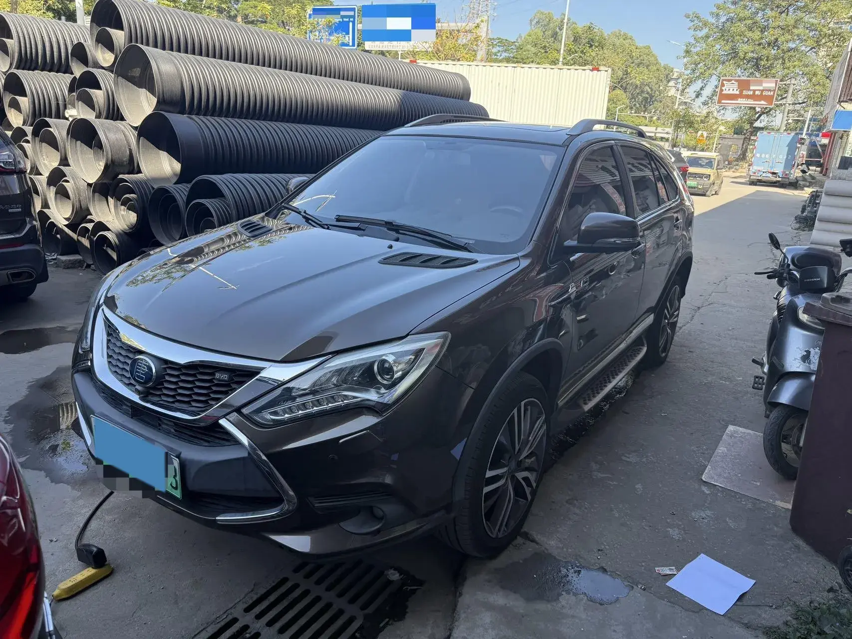 2017 BYD TANG view 1