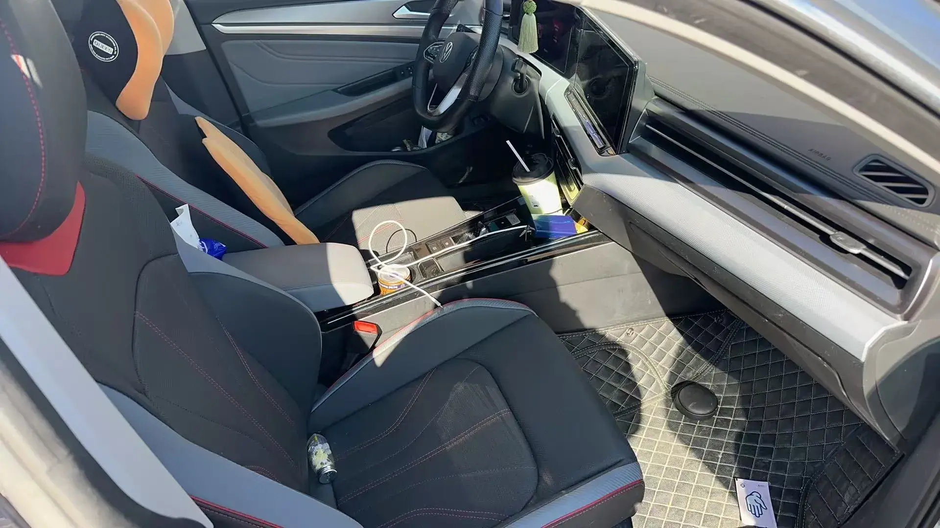 2022 VOLKSWAGEN LAMANDO thumbnail 3