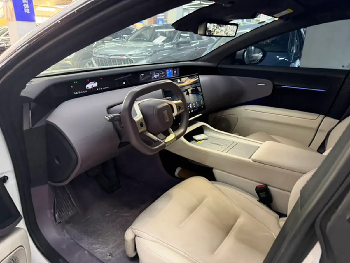 2025 Avatr 12 1.5T 156HP L4 REEV 39.05KWH,autocango,china used car exporter,china ev exporter,chinese used car exporter,chinese used ev exporter