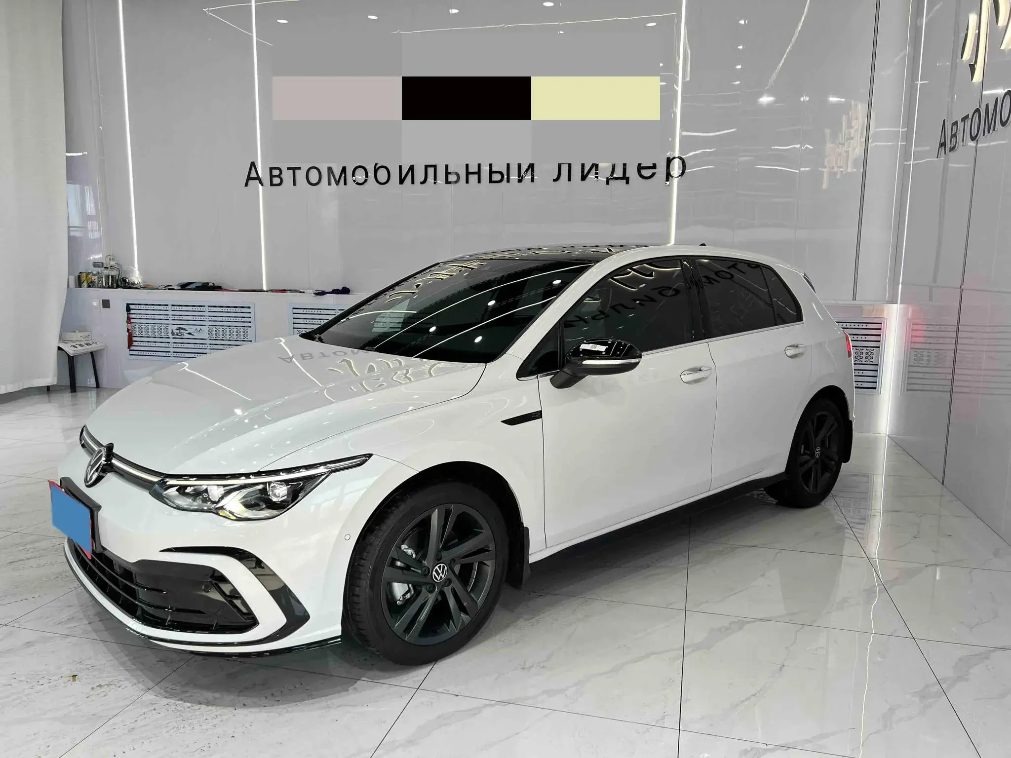 2021 VOLKSWAGEN GOLF view 1