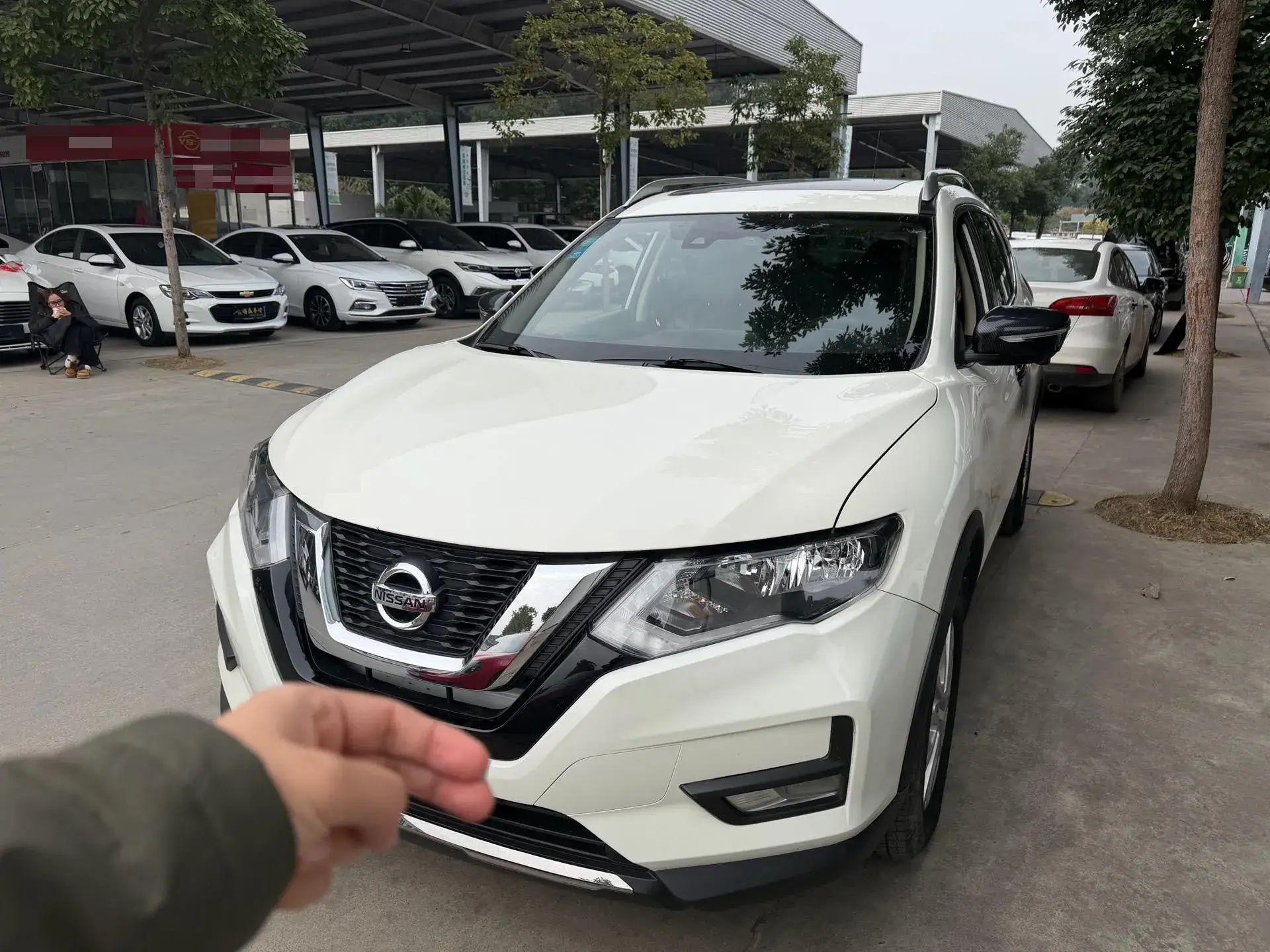 2020 NISSAN X-TRAIL view 1