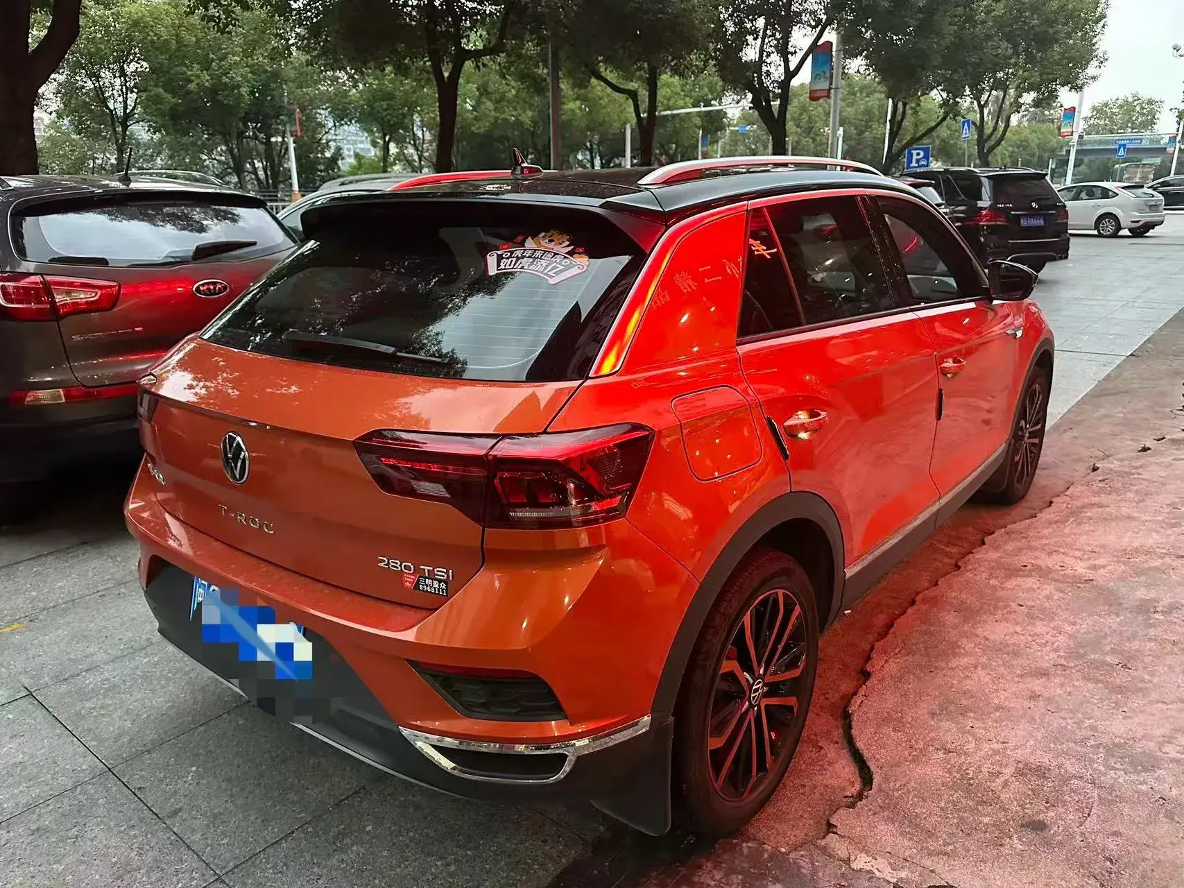 2021 VOLKSWAGEN T-ROC thumbnail 3