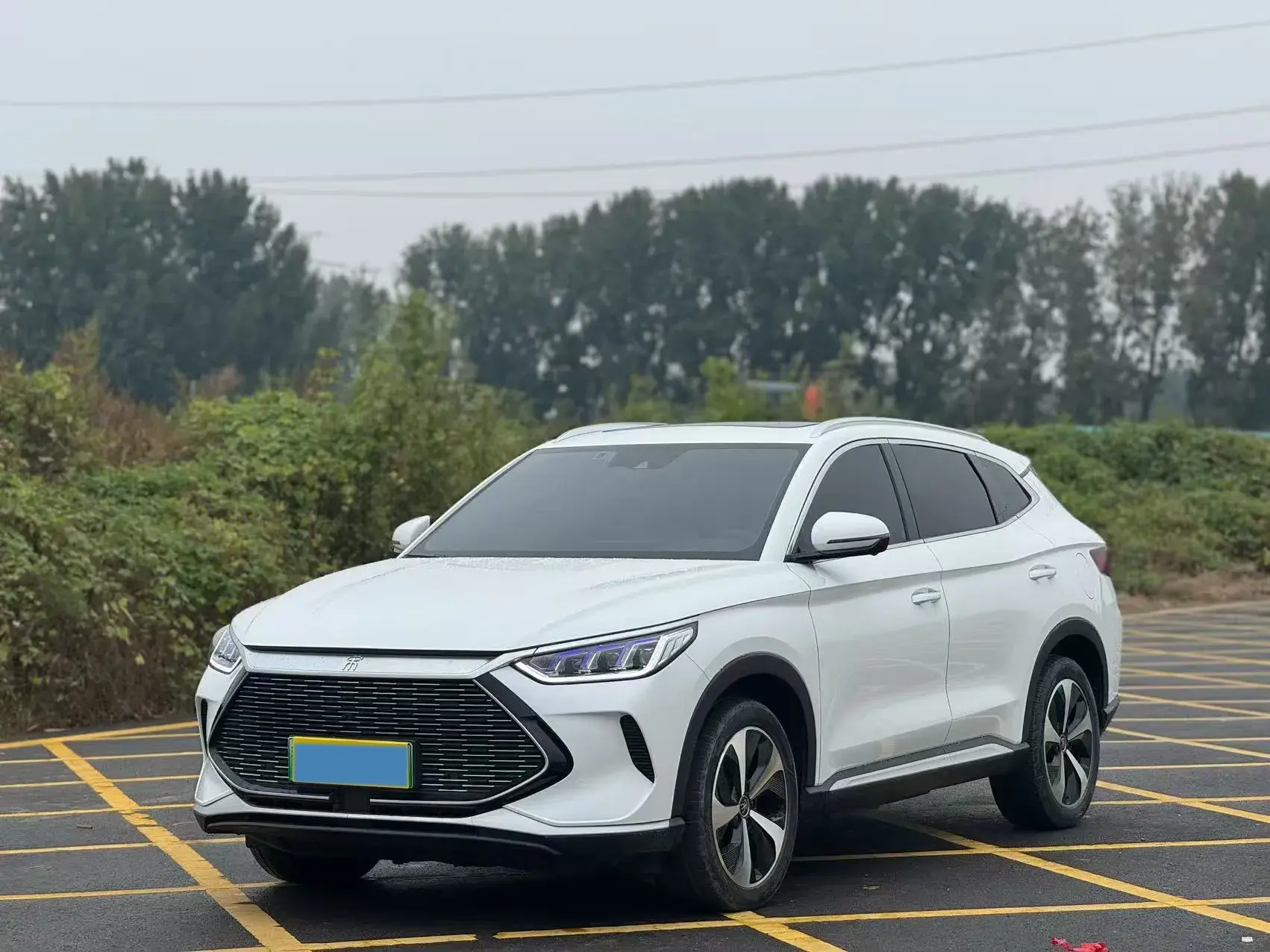 2023 BYD SONG view 1