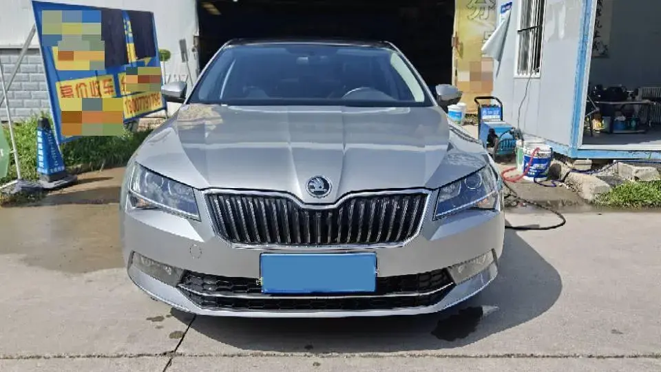 2018 SKODA SUPERB view 1