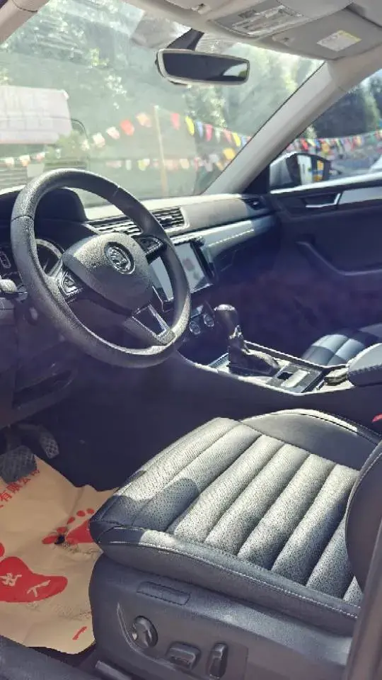 2018 SKODA SUPERB thumbnail 3