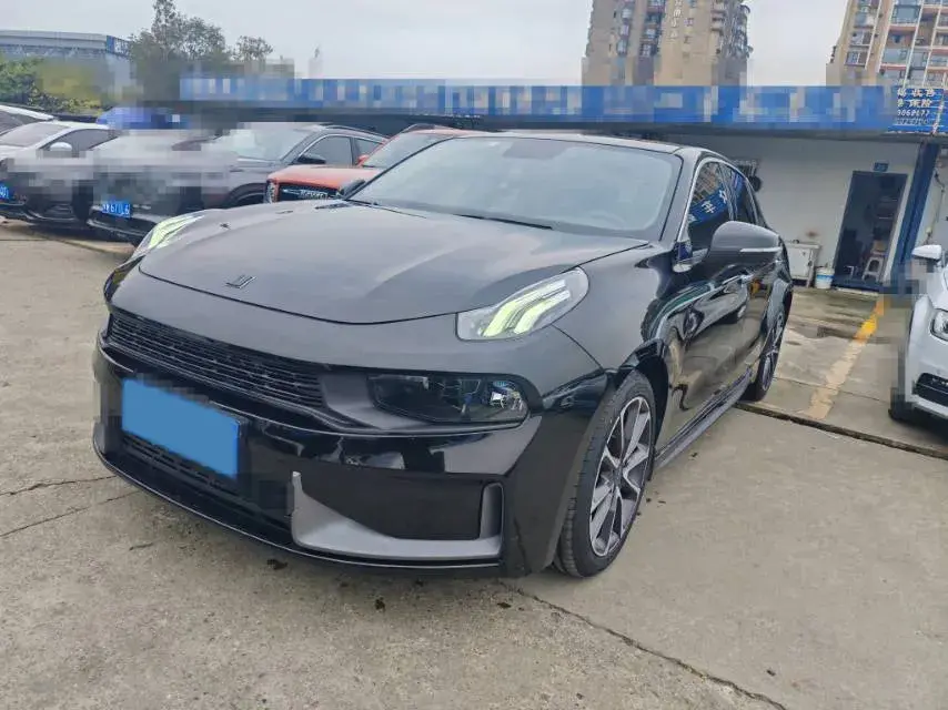 2019 LYNK&CO 03 view 1