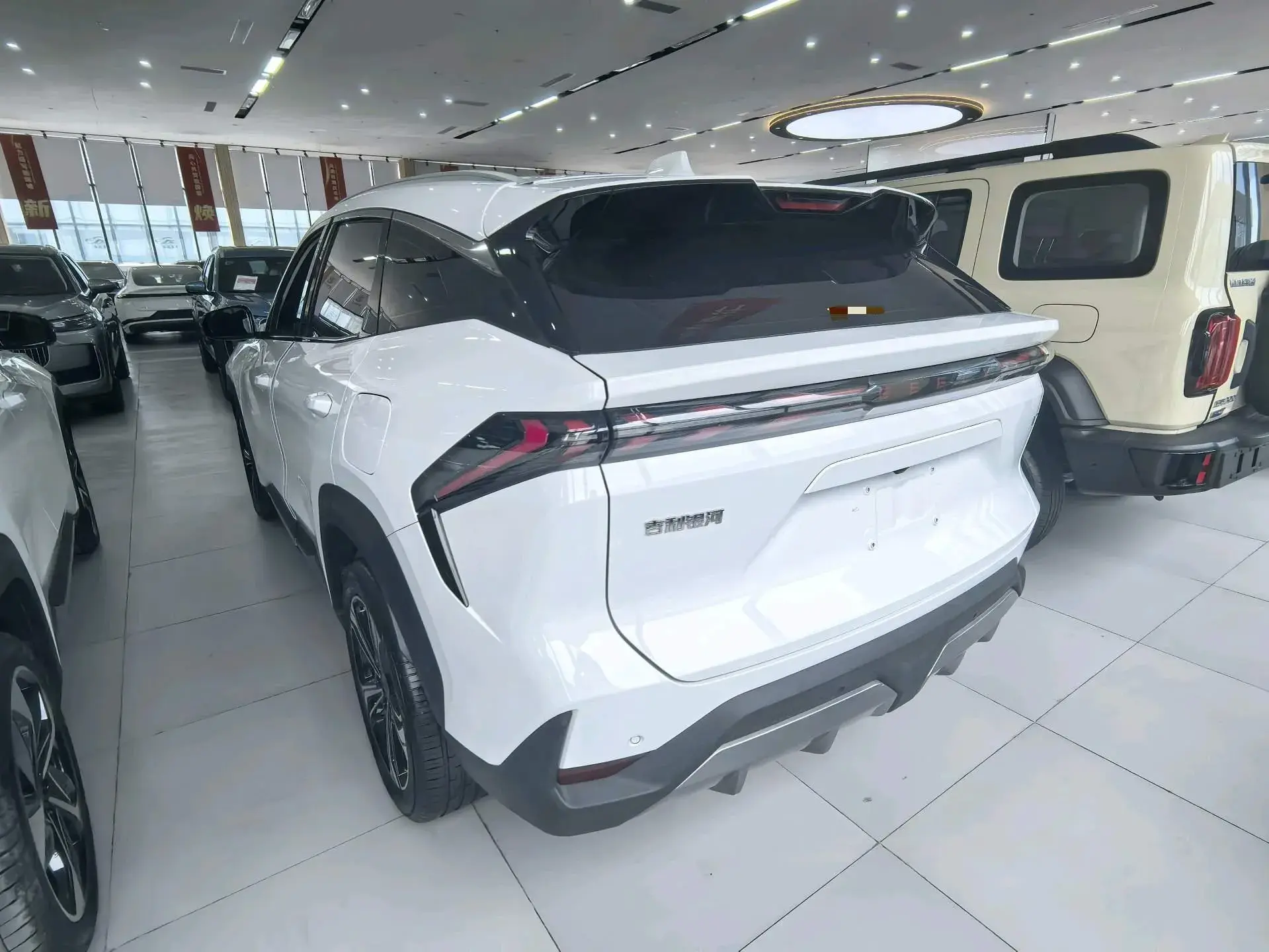 2023 GEELY GALAXY thumbnail 3