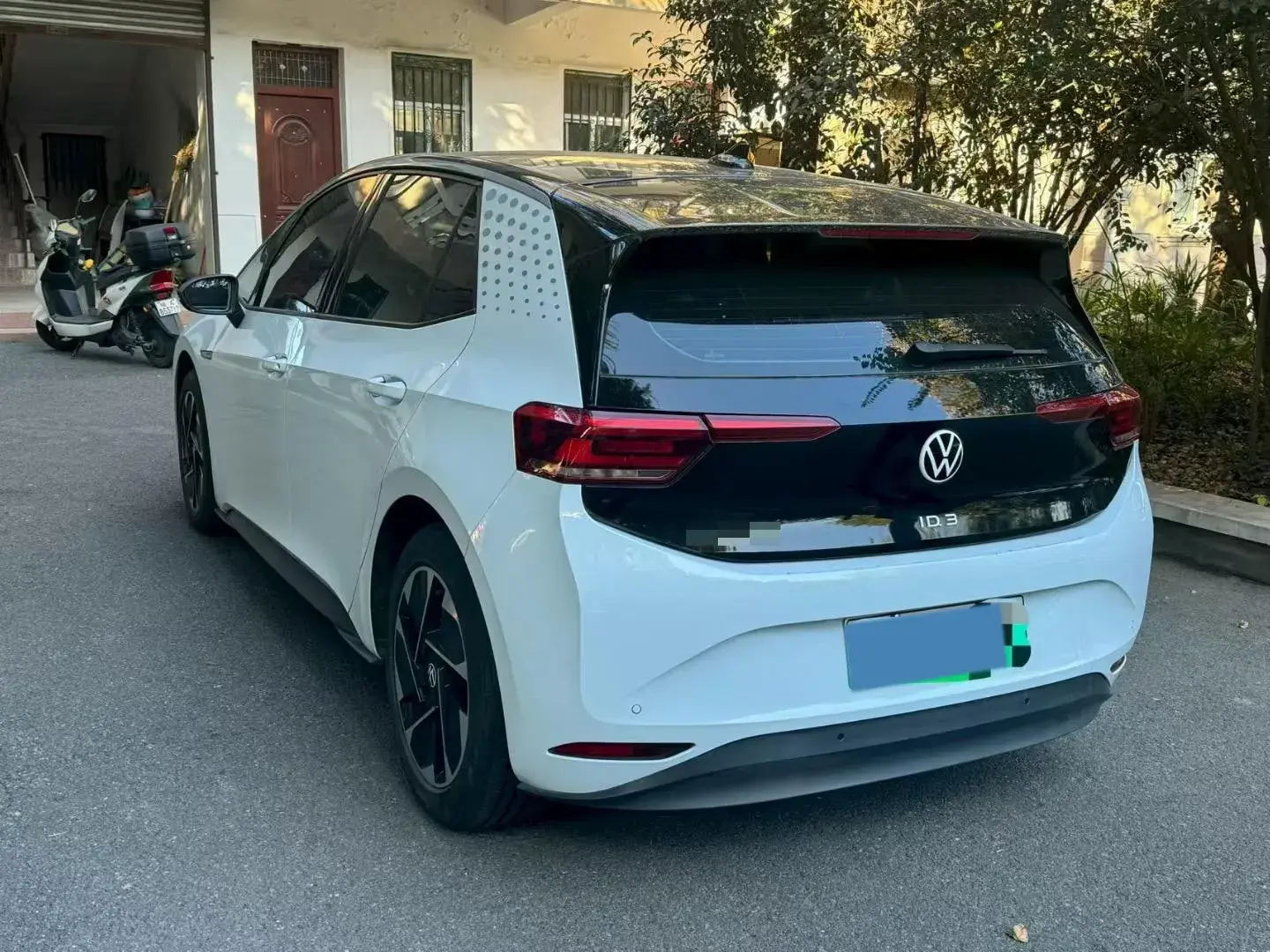 2023 VOLKSWAGEN ID.3 thumbnail 3