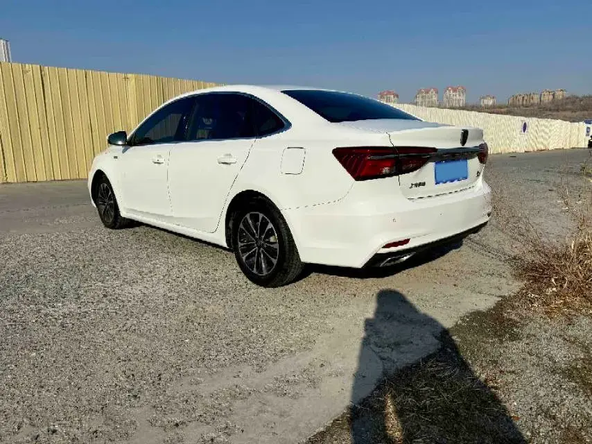 2020 ROEWE I6 thumbnail 4