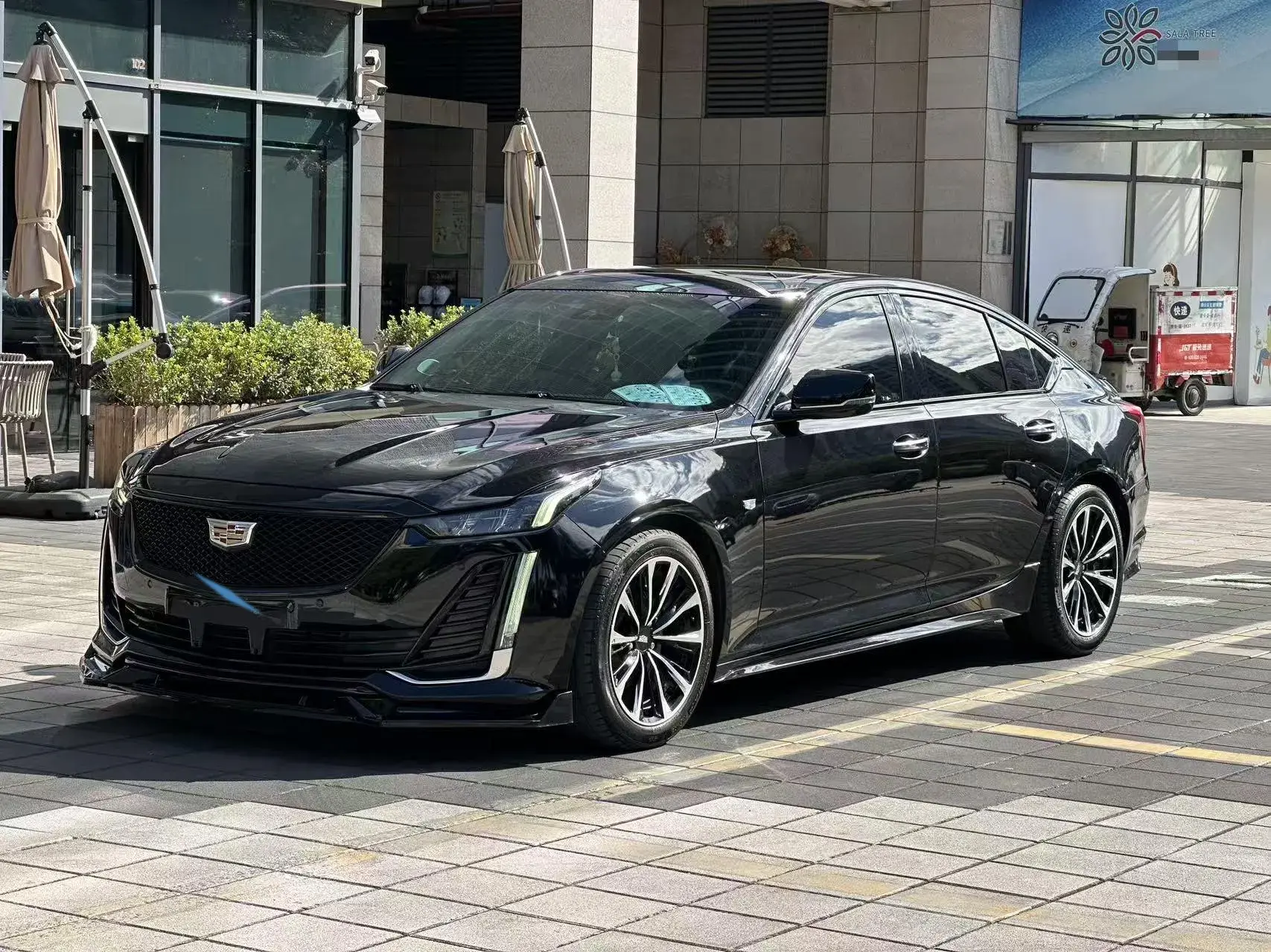 2021 CADILLAC CT5 view 1