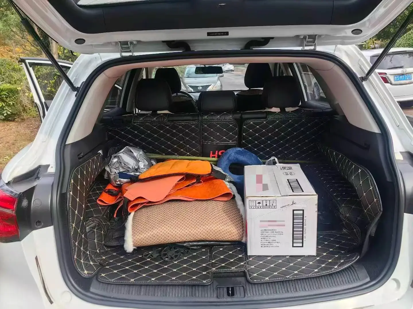 2018 MG HS thumbnail 2