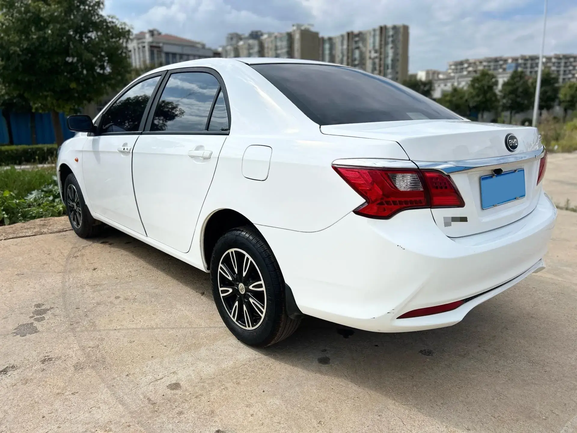 2020 BYD F3 thumbnail 4