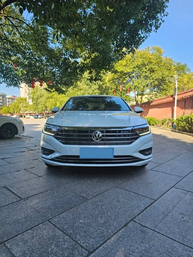 2022 VOLKSWAGEN SAGITAR thumbnail 2