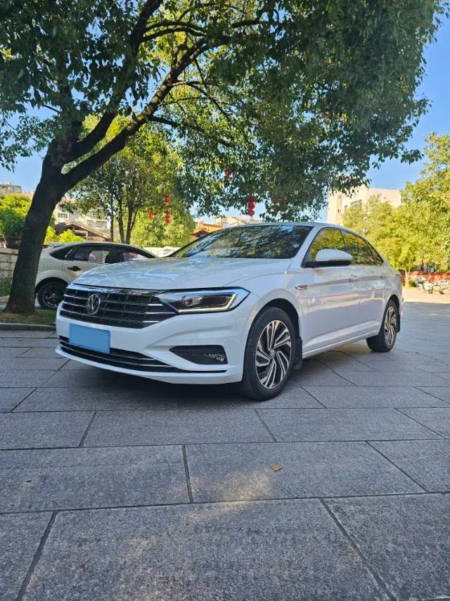 2022 VOLKSWAGEN SAGITAR view 1