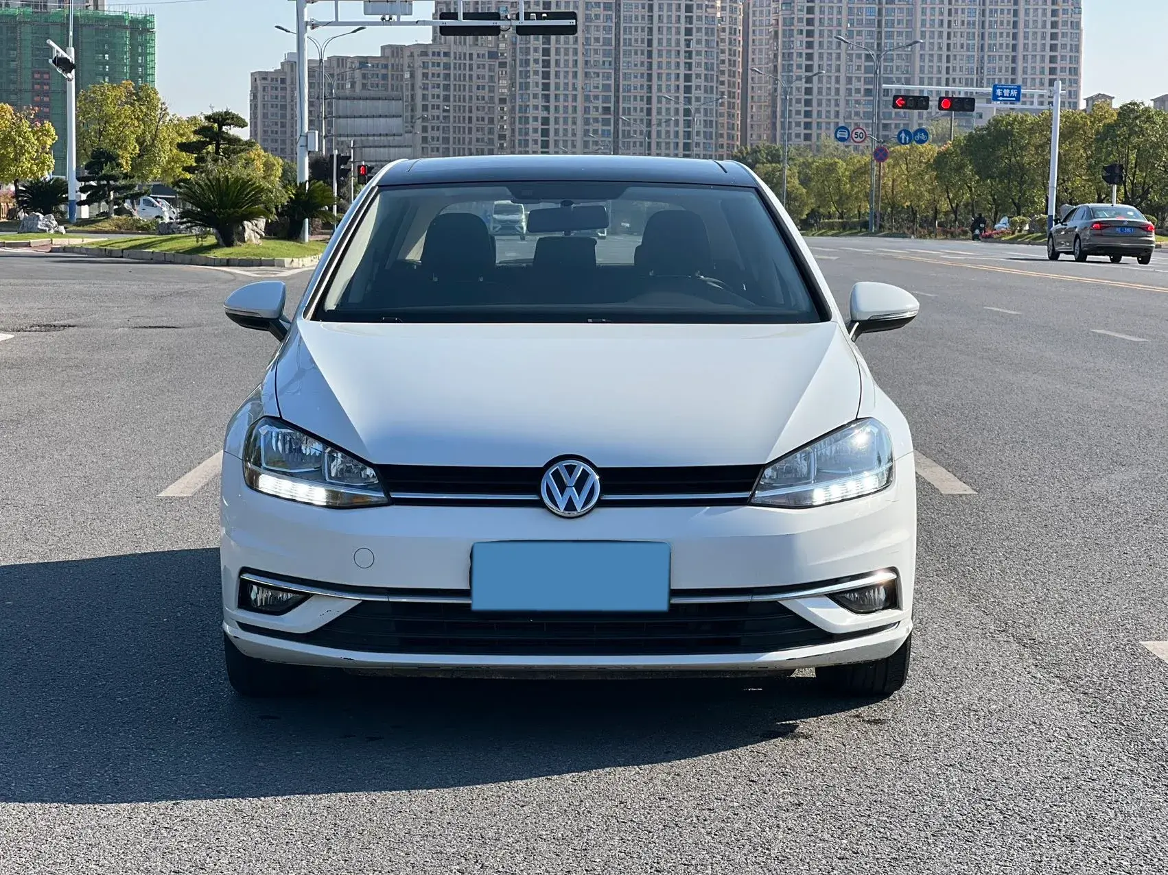 2018 VOLKSWAGEN GOLF thumbnail 2