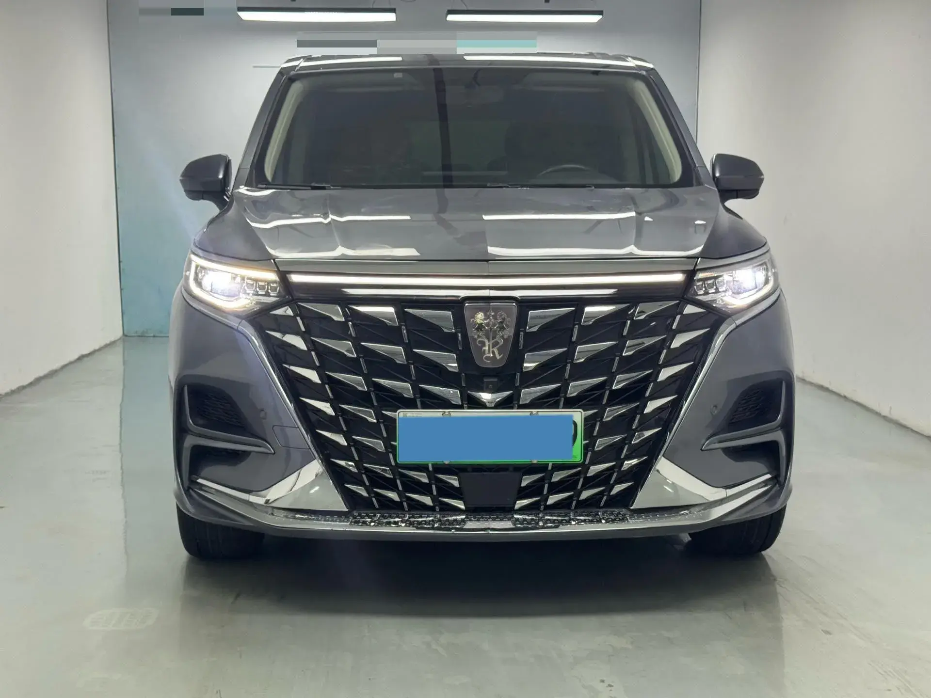 2022 ROEWE IMAX8 thumbnail 2