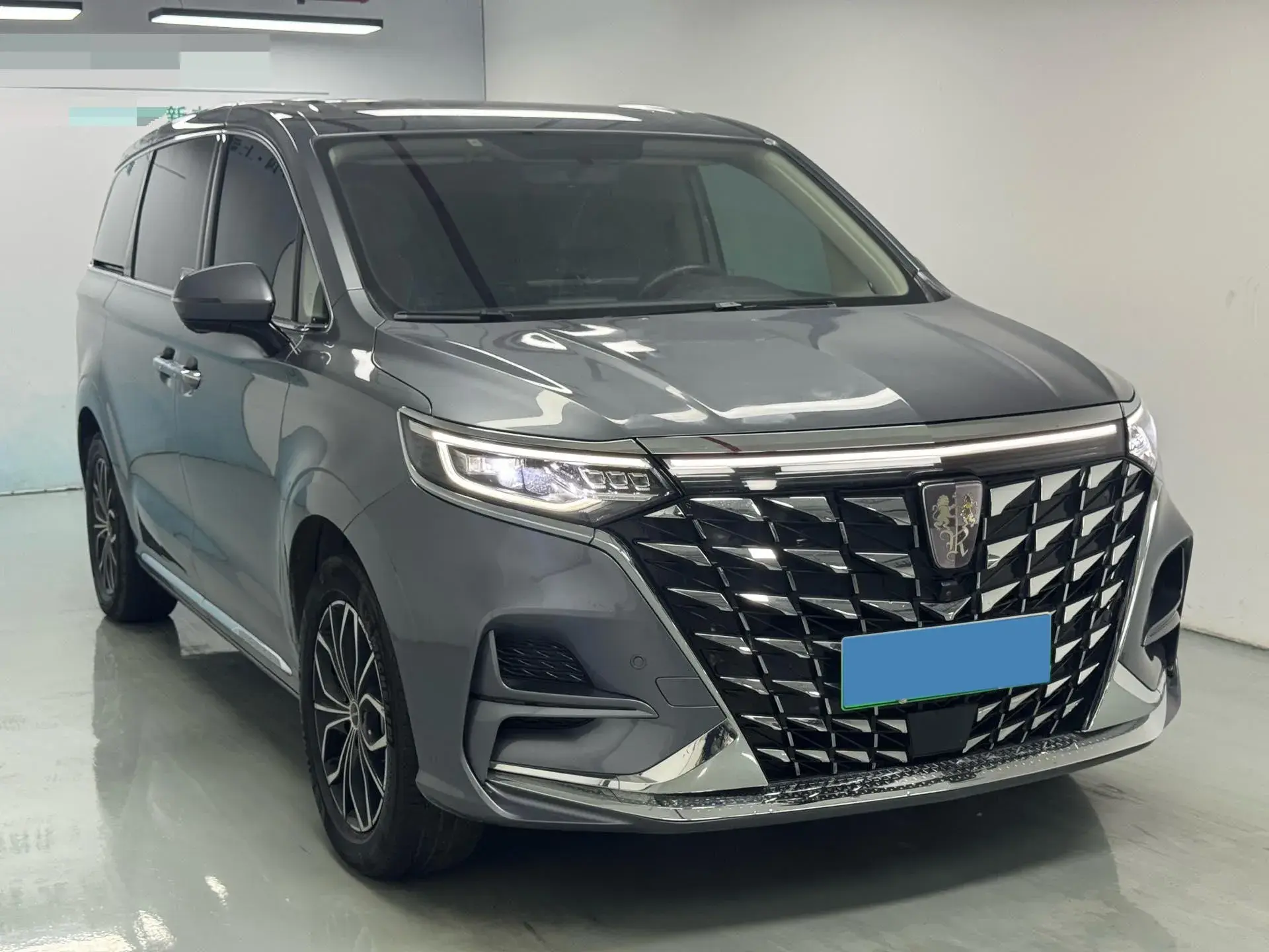 2022 ROEWE IMAX8 thumbnail 3
