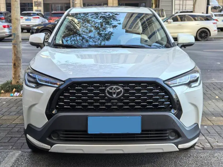 2024 TOYOTA COROLLA thumbnail 3