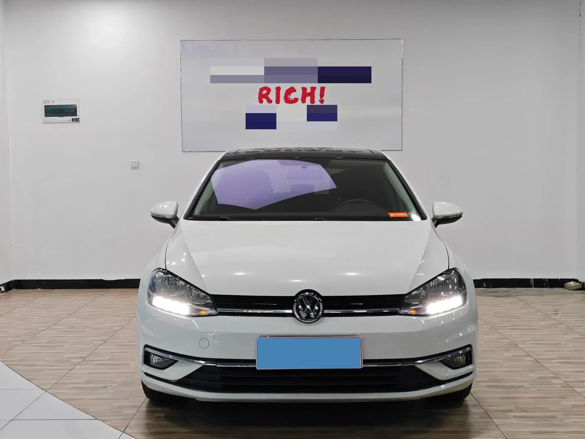 2018 VOLKSWAGEN GOLF thumbnail 2