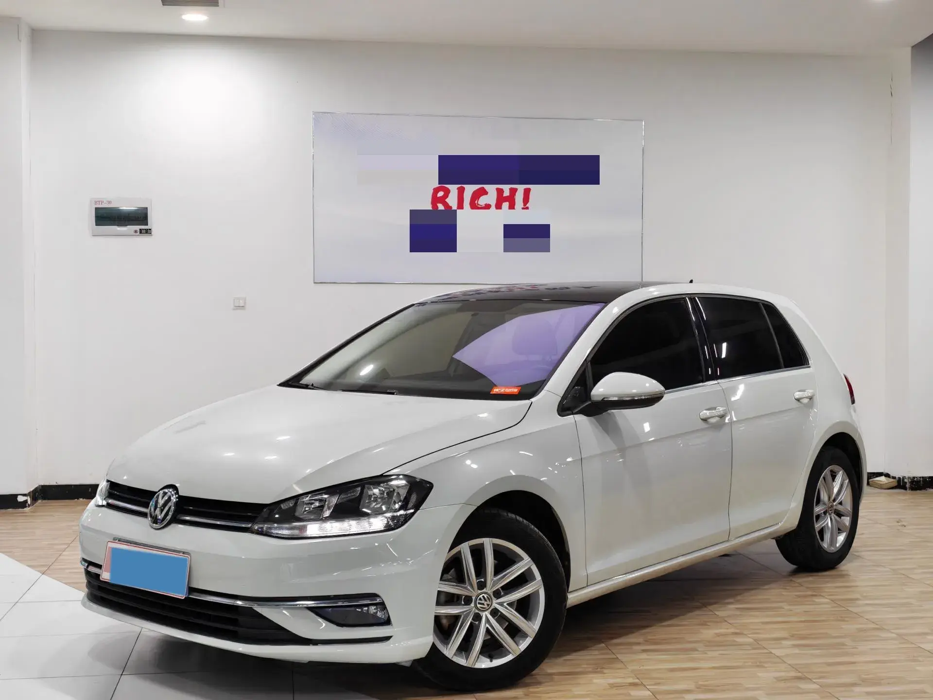 2018 VOLKSWAGEN GOLF view 1