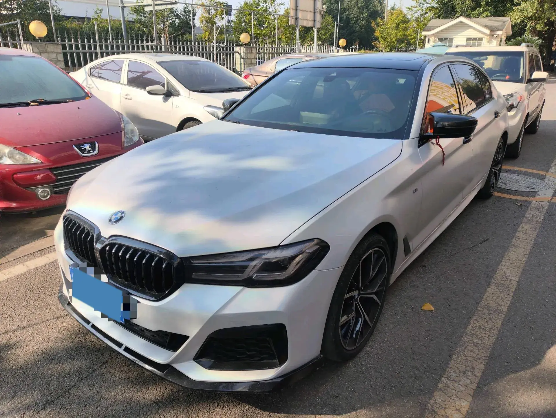 2021 BMW 5 view 1