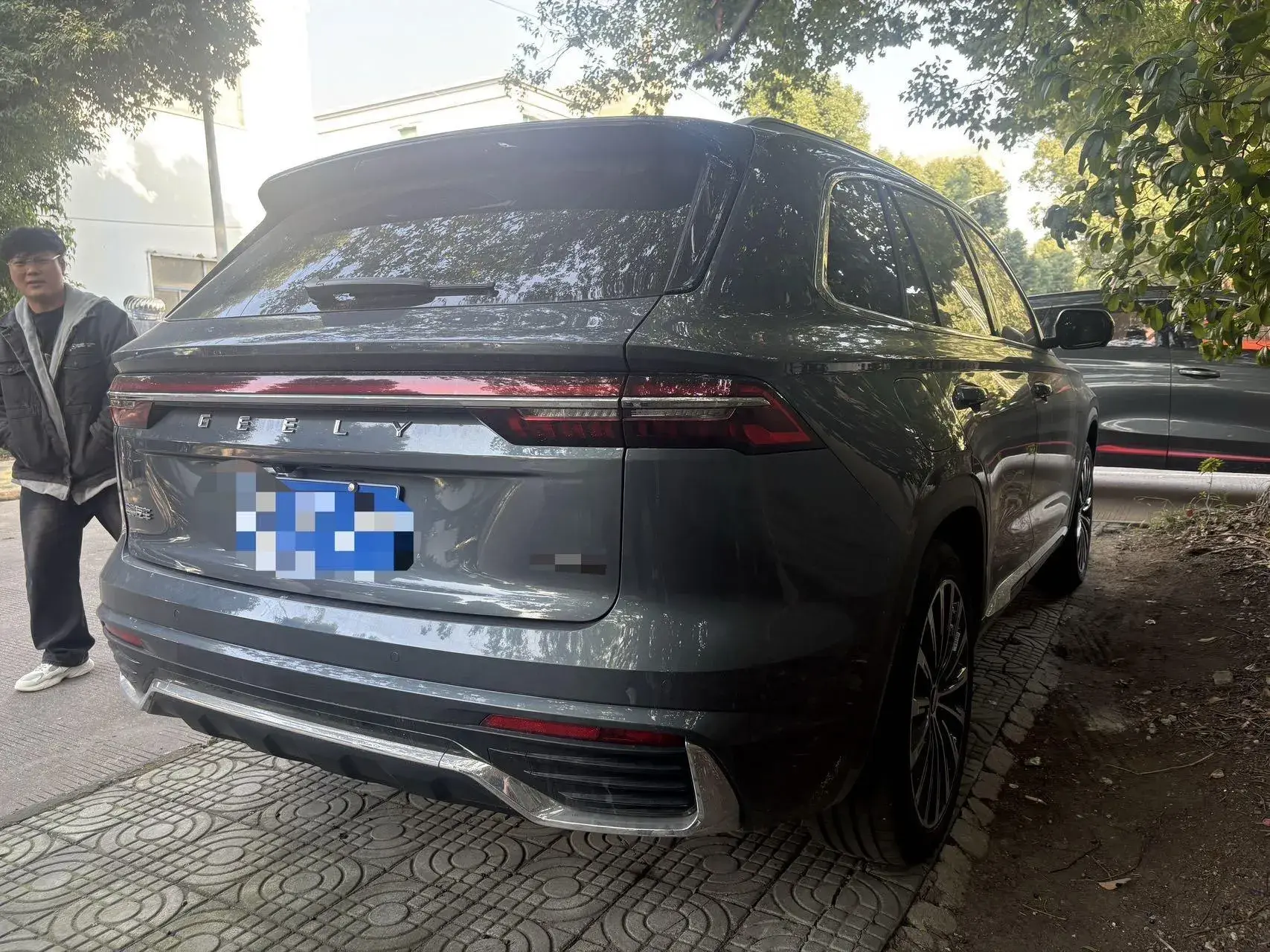 2025 GEELY MONJARO thumbnail 3