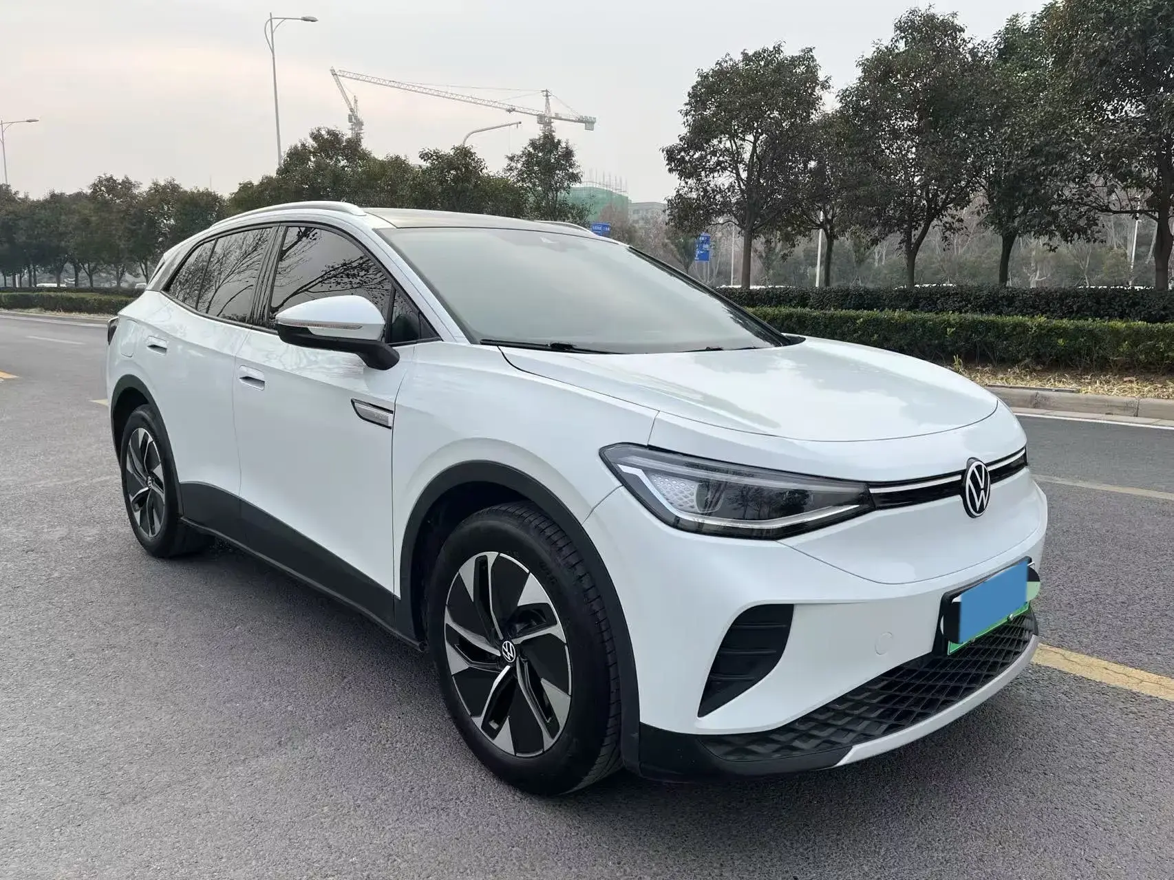 2025 VOLKSWAGEN ID.4 thumbnail 3