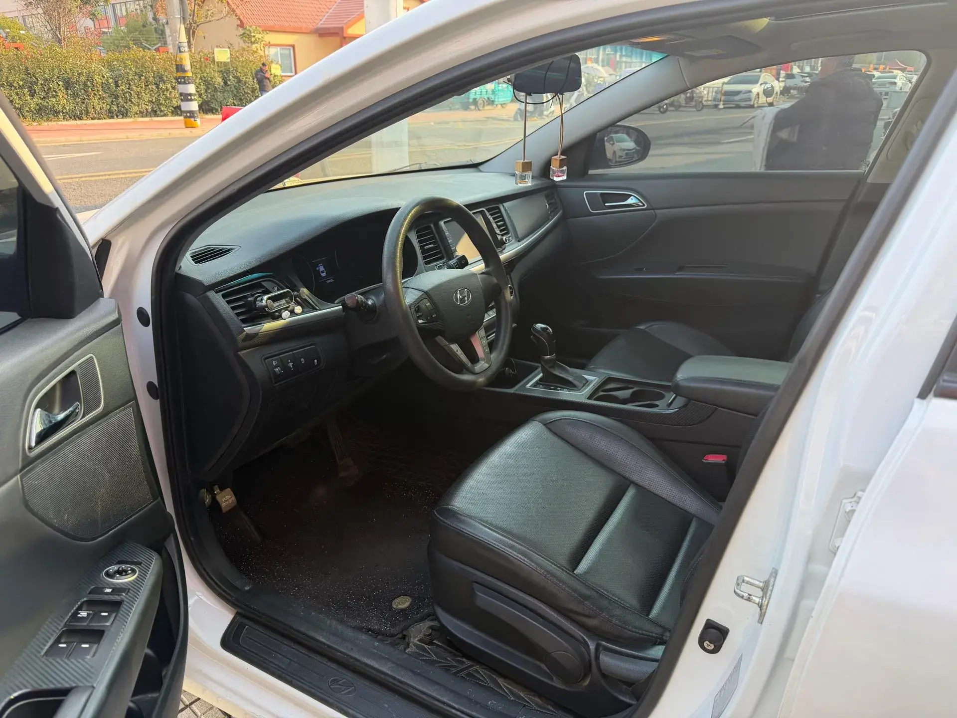 2017 HYUNDAI MISTRA thumbnail 2