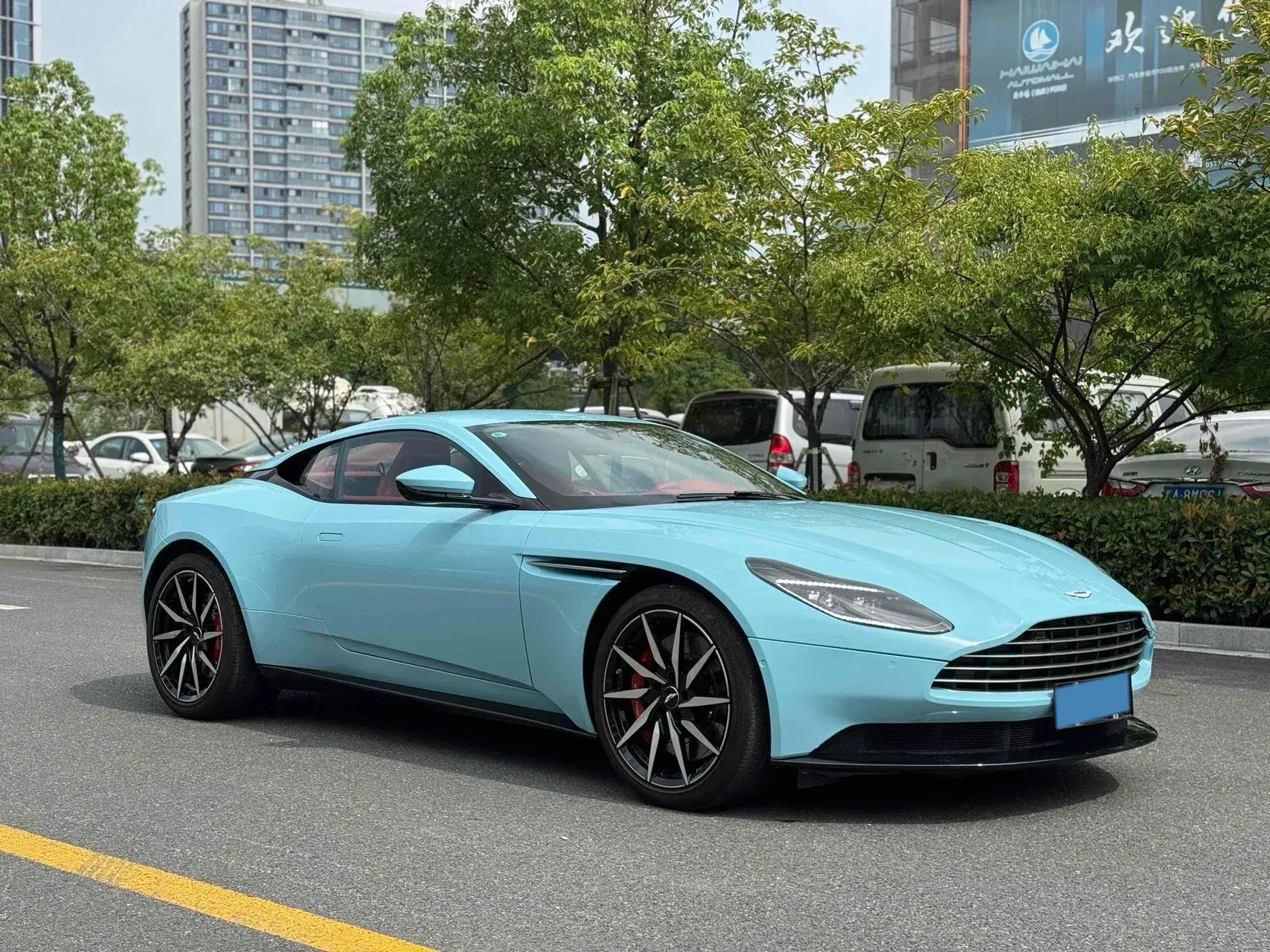 2019 ASTON MARTIN thumbnail 3