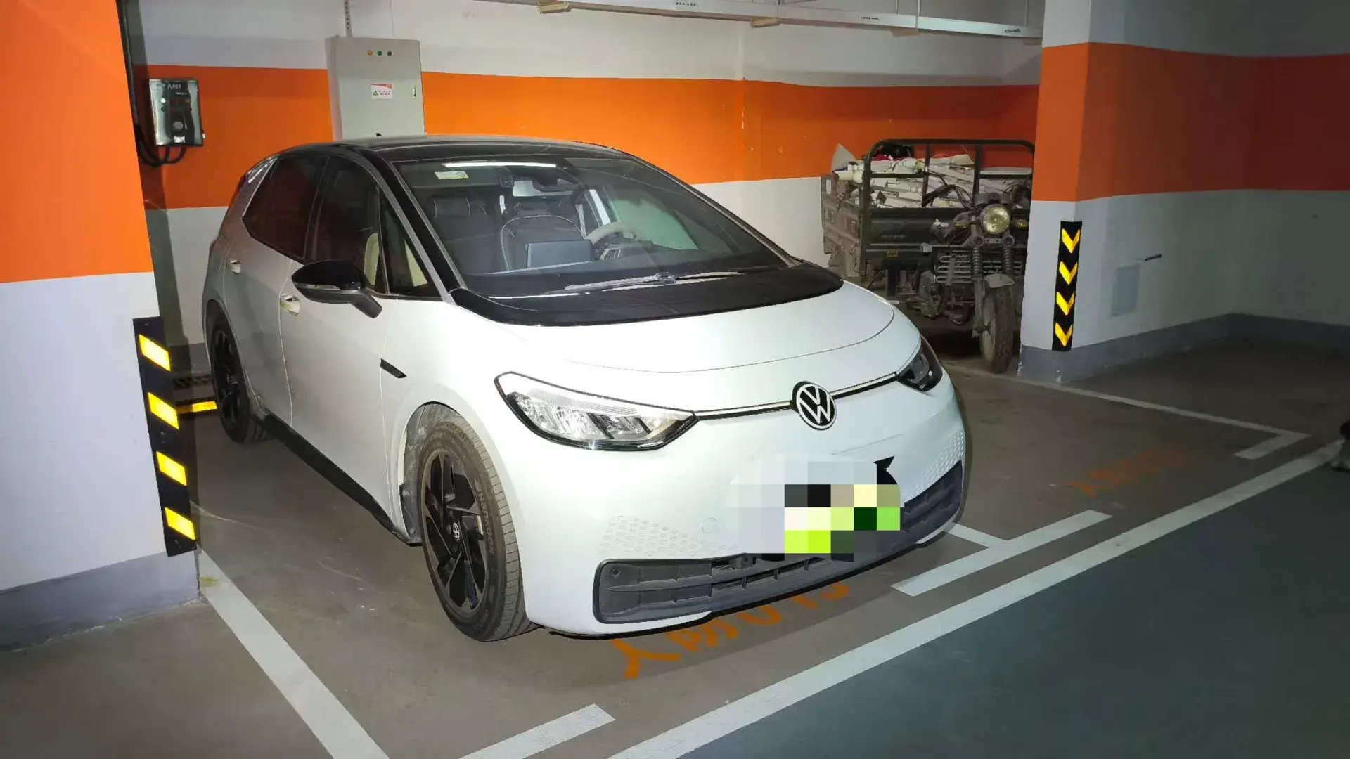 2023 VOLKSWAGEN ID.3 thumbnail 3