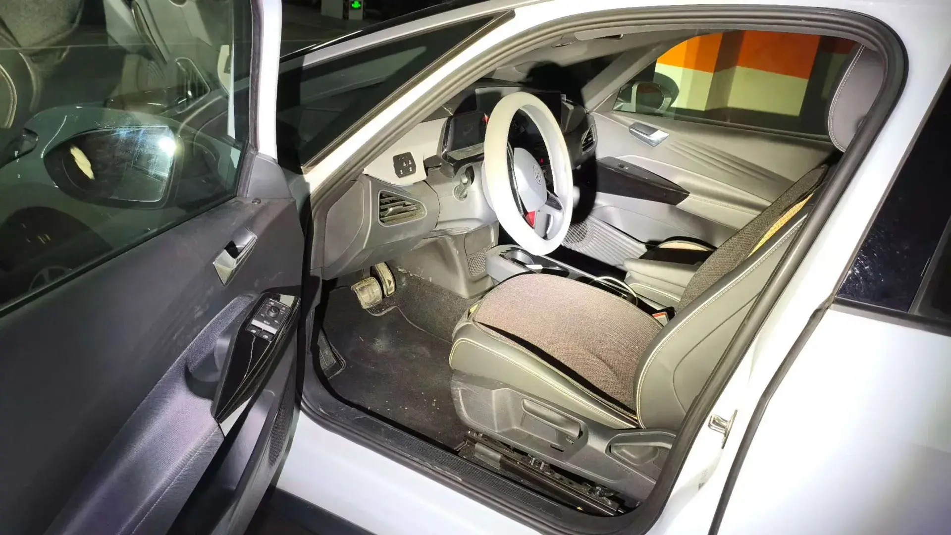 2023 VOLKSWAGEN ID.3 thumbnail 4