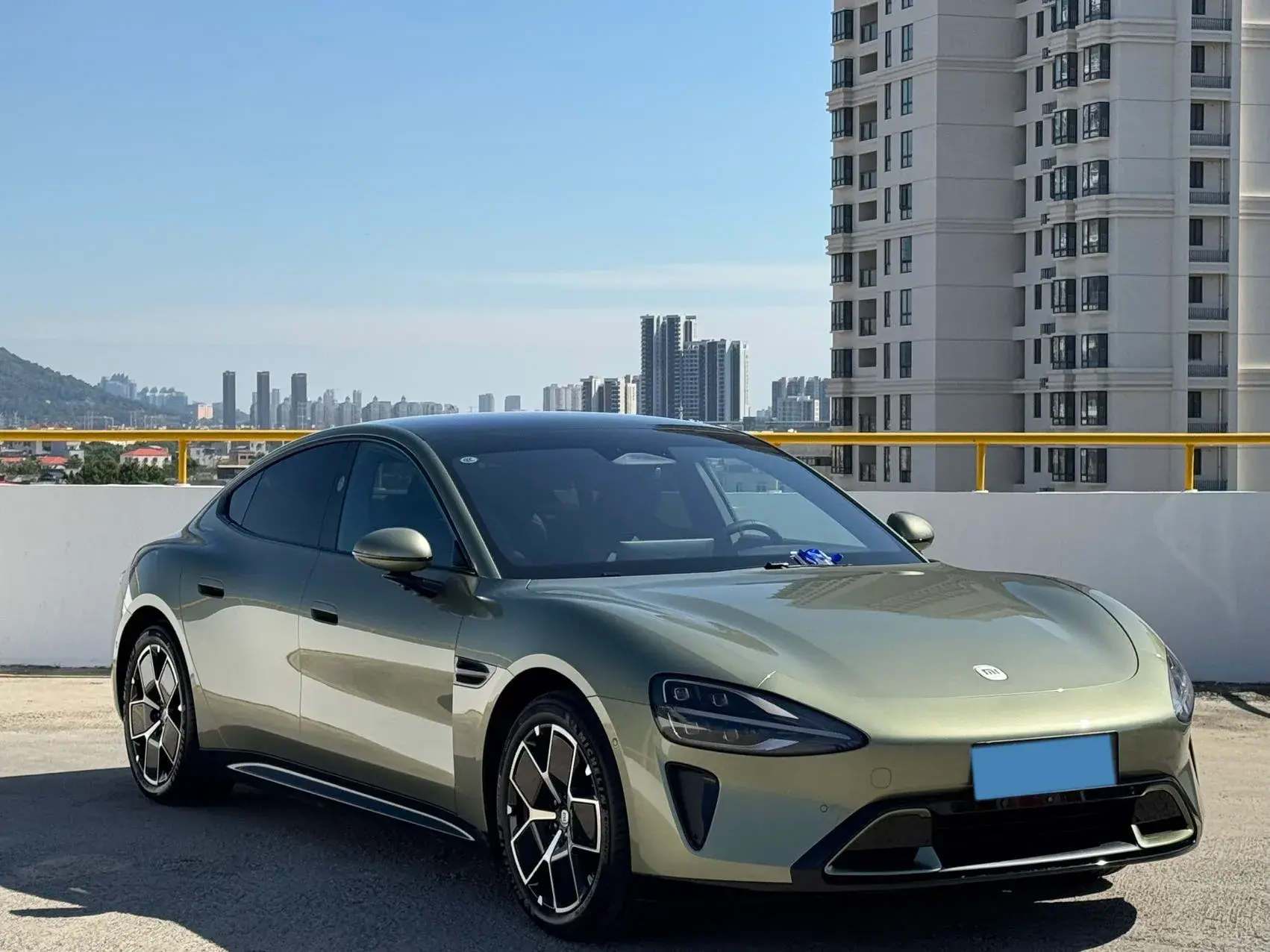 2024 MI SU7 thumbnail 3